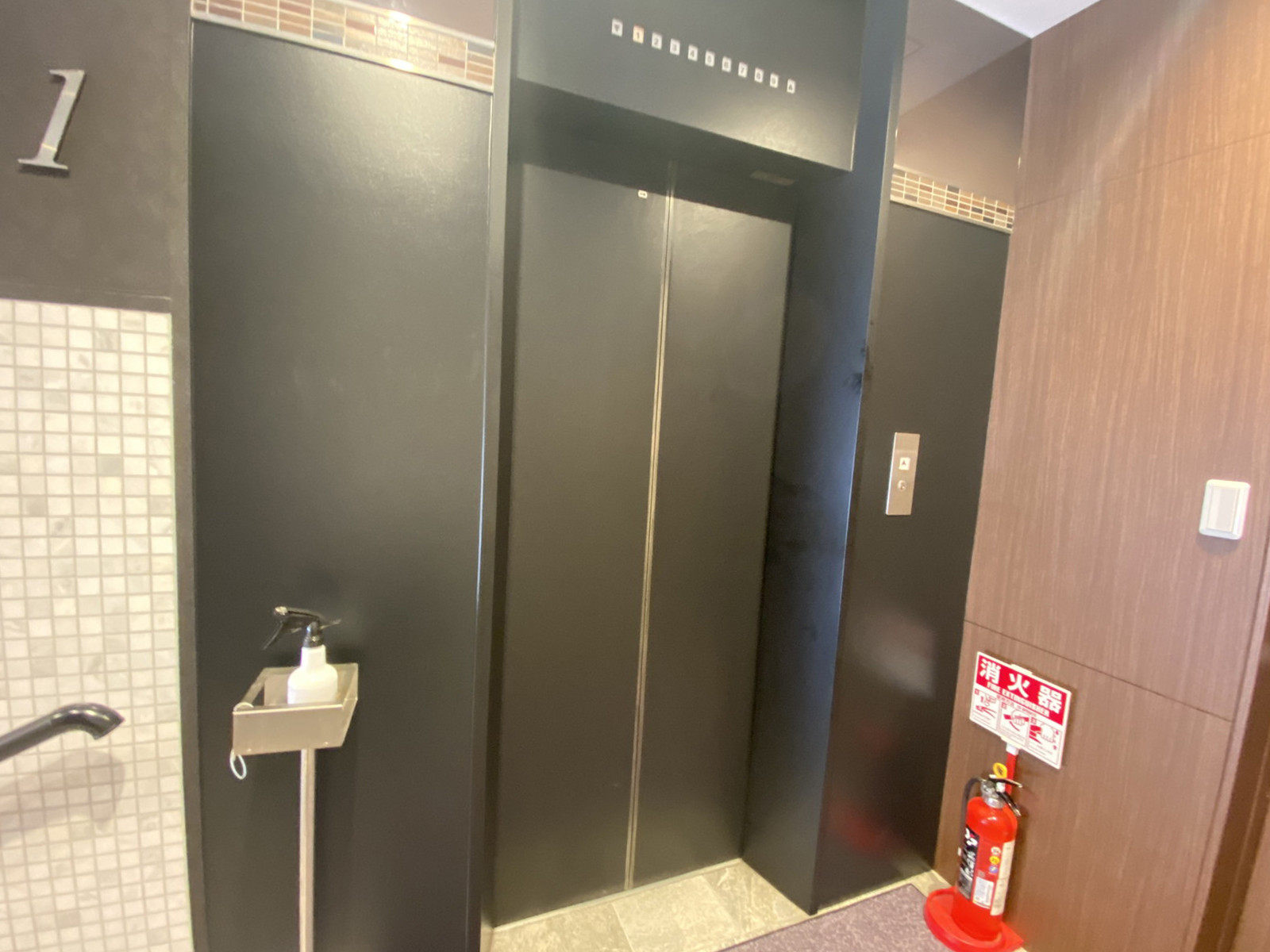 エレベーター(1基)