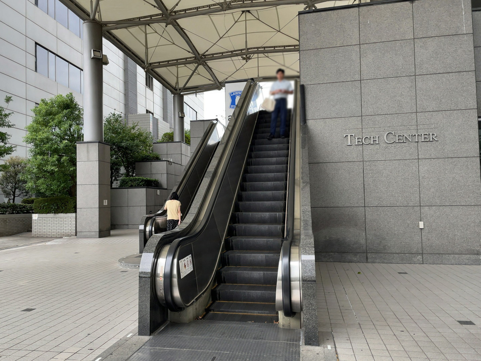 共用部のエスカレーター