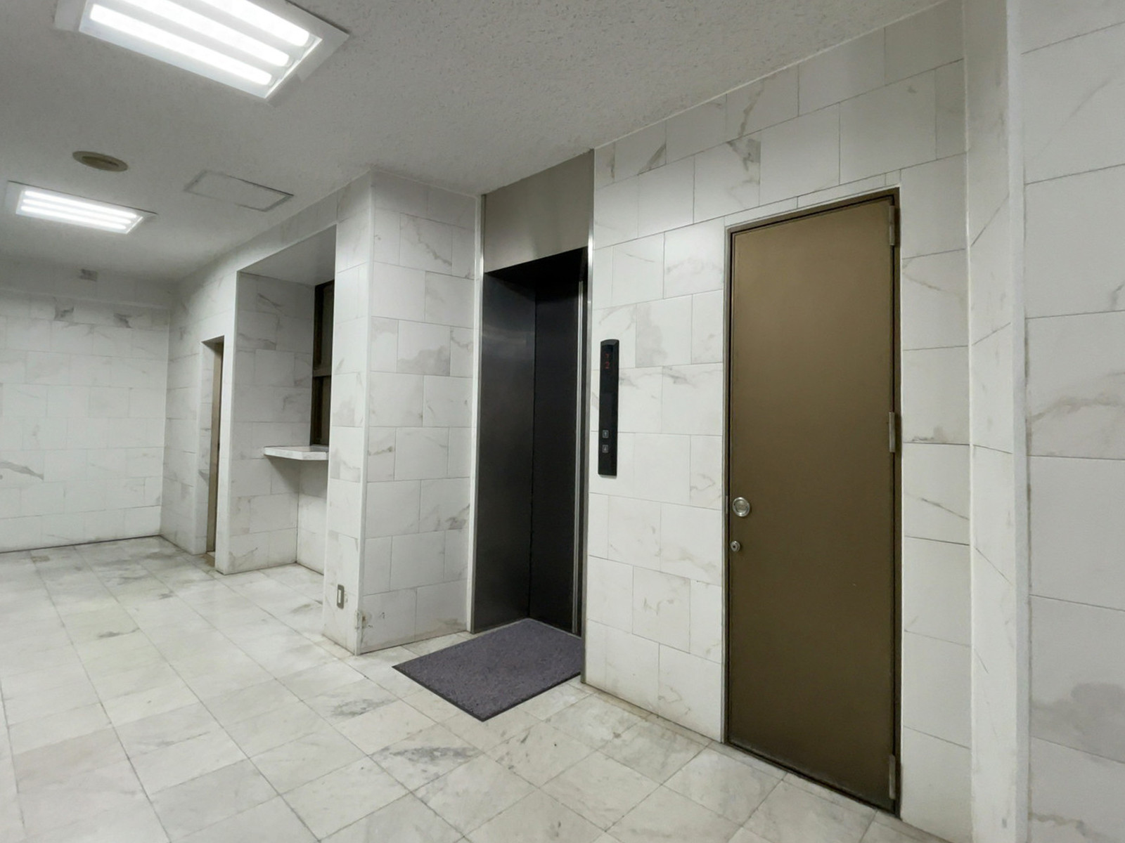 エレベーター（1基）