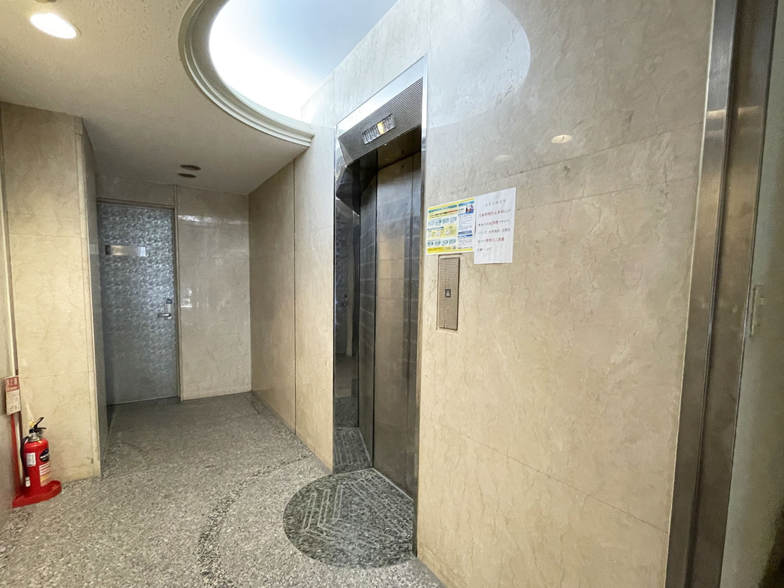 エレベーター(1基)