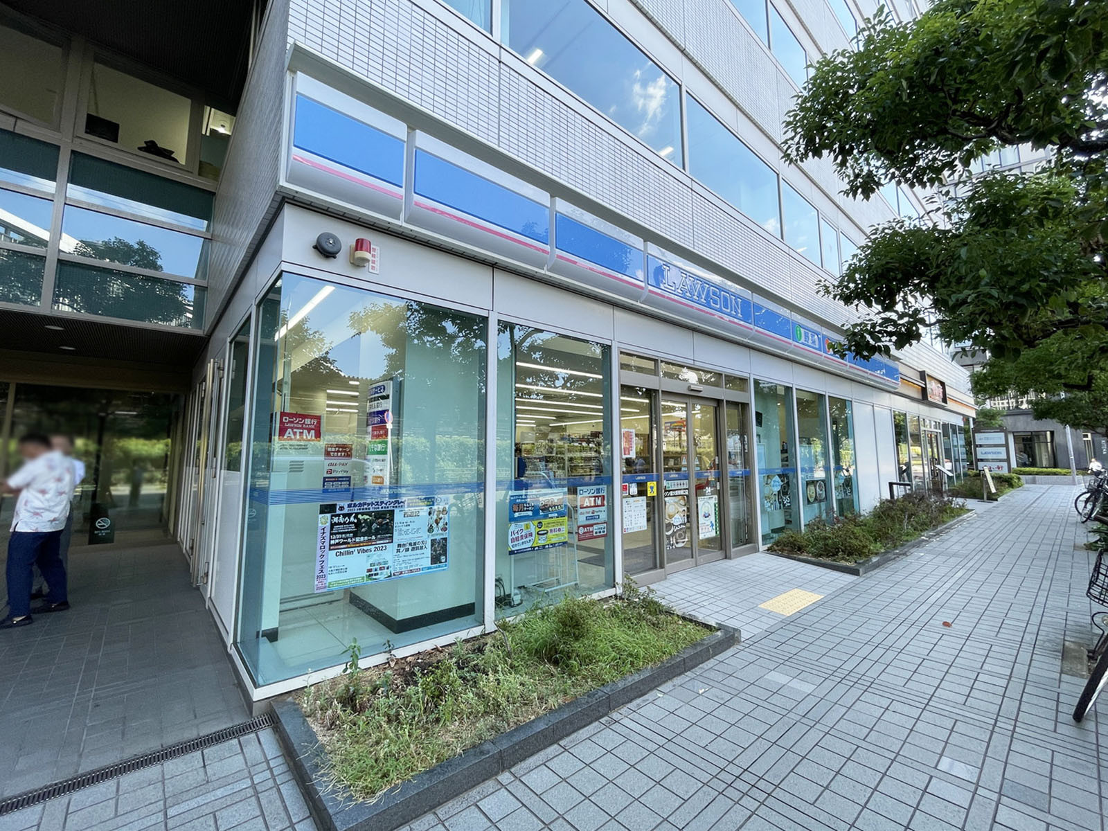 1階のローソン 新大阪駅東口店