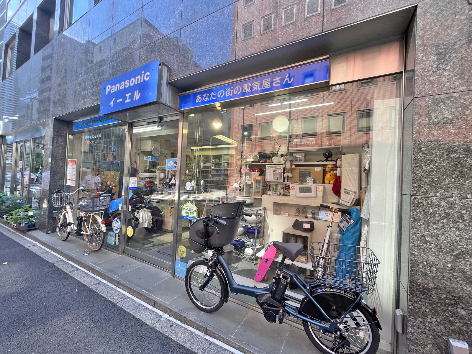 1階テナントの様子