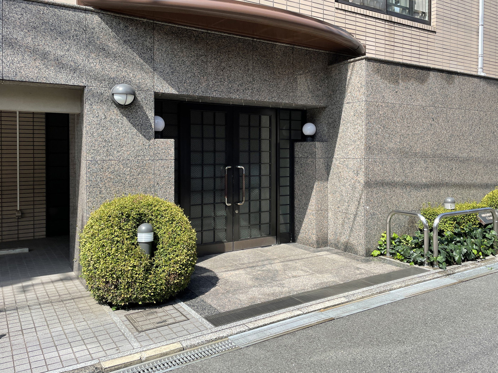 物件出入口