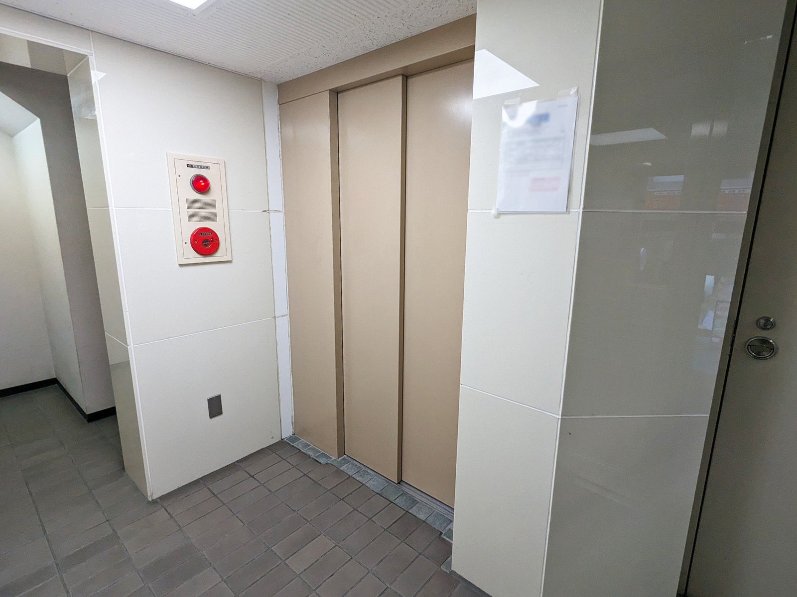 エレベーター
