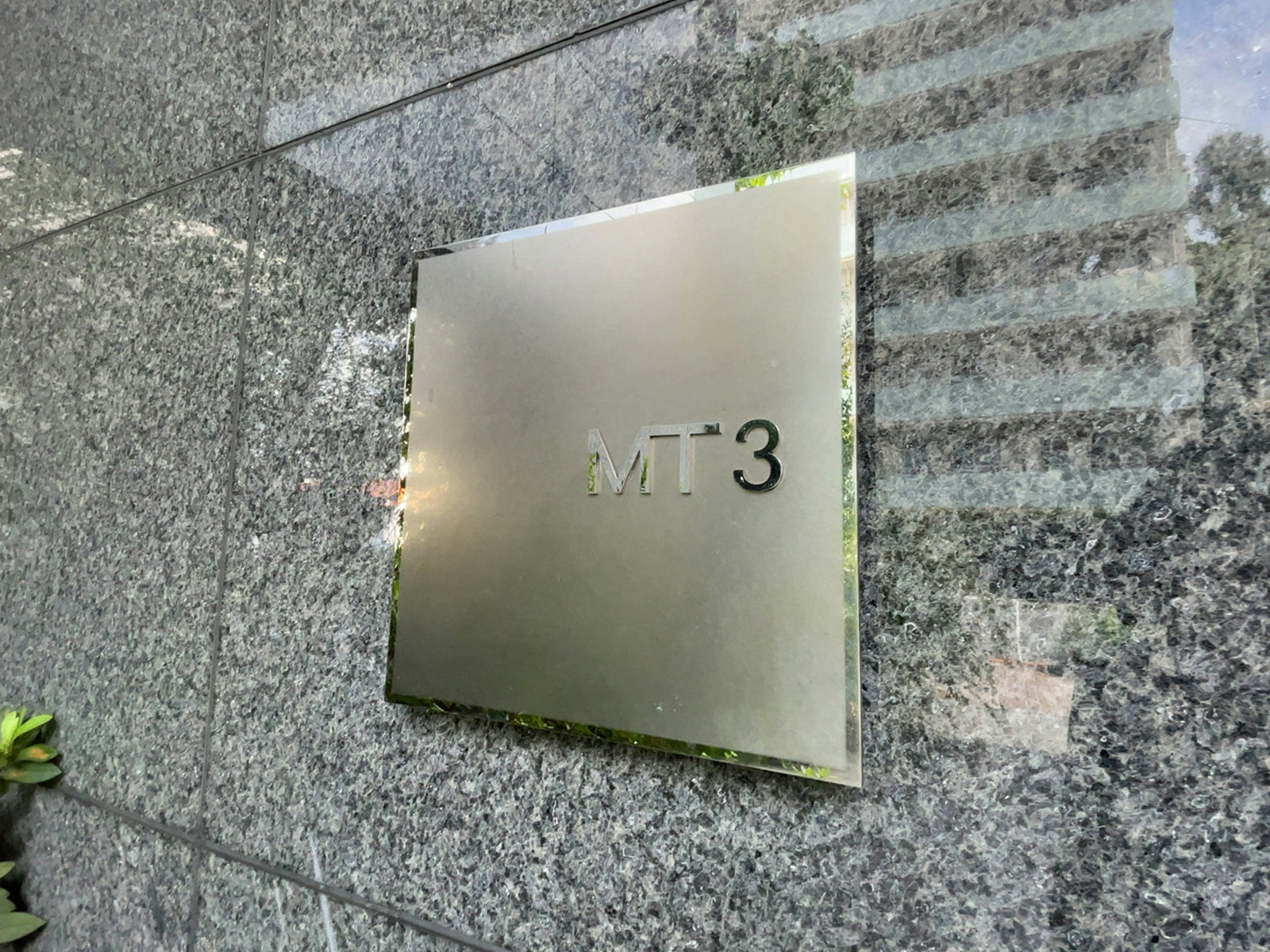 ネームプレート：MT3