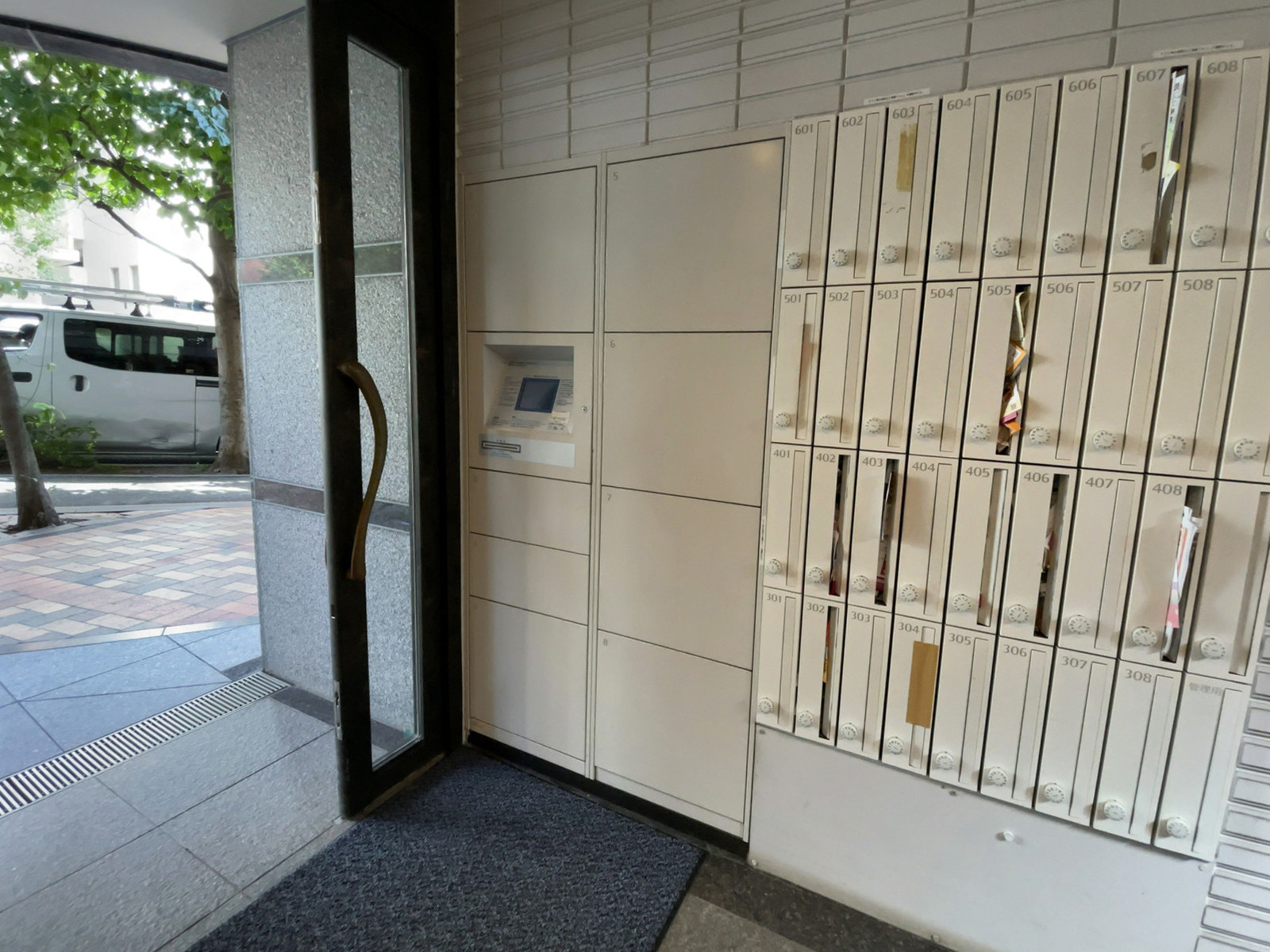 宅配ボックス