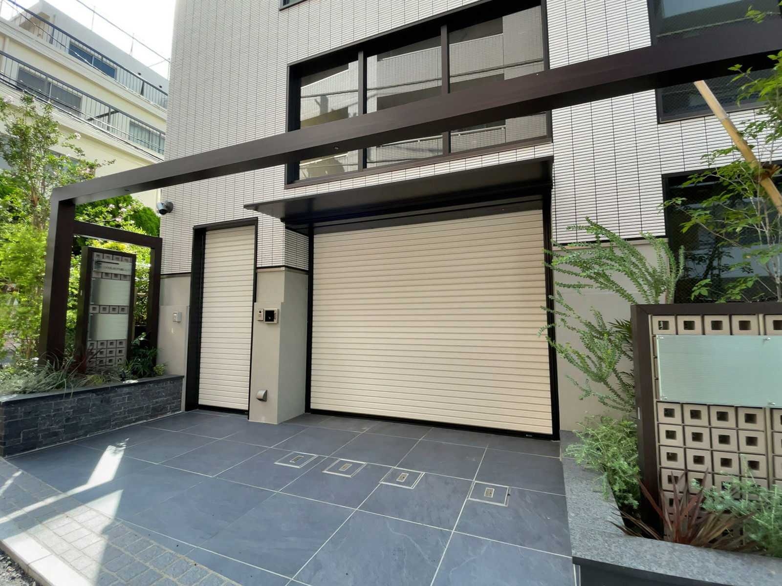 店舗出入り