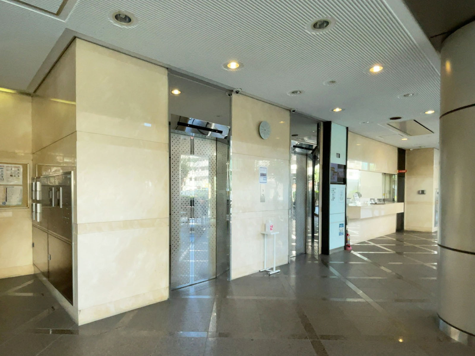エレベーター(2基)