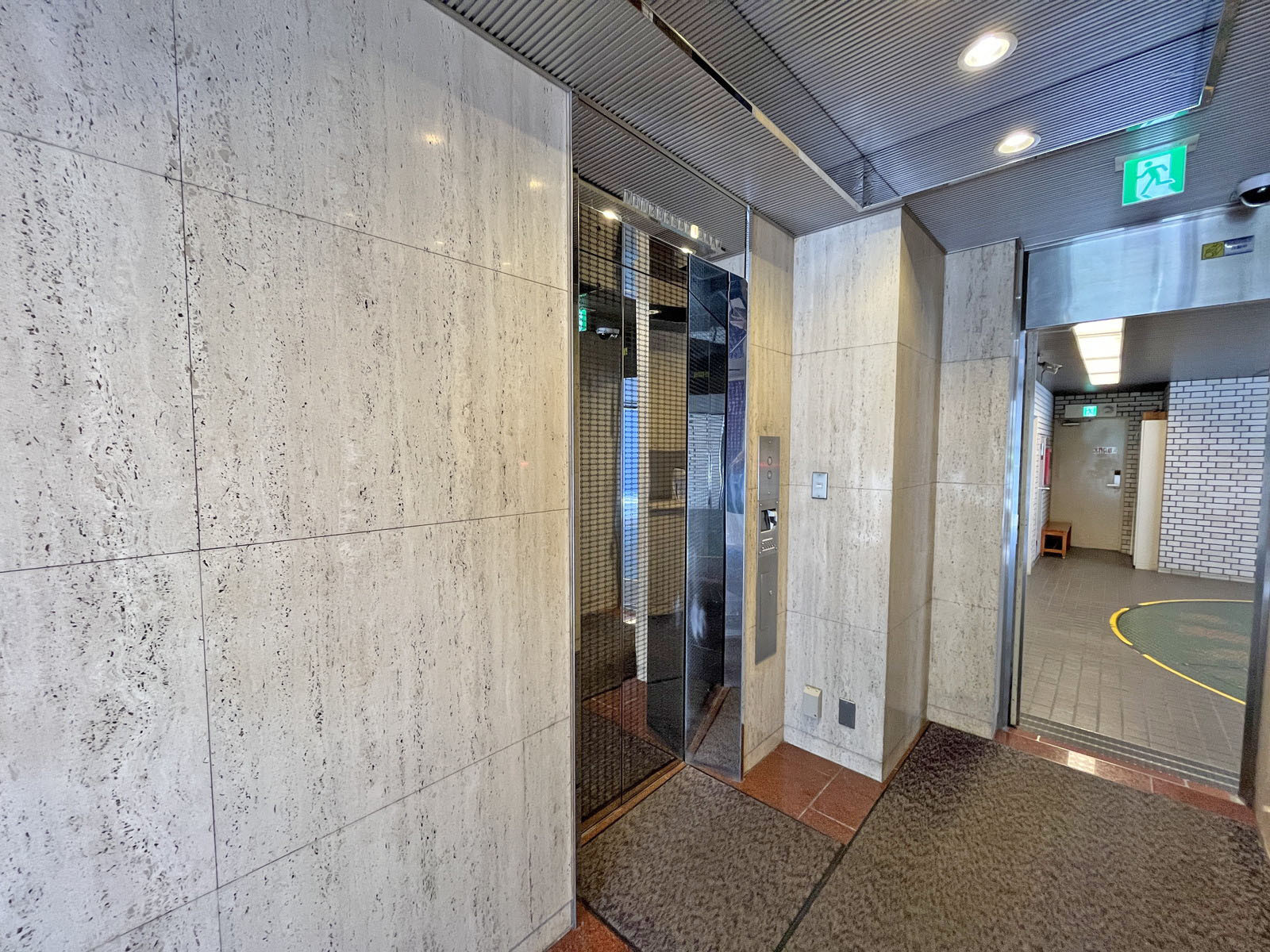 エレベーター(1基)