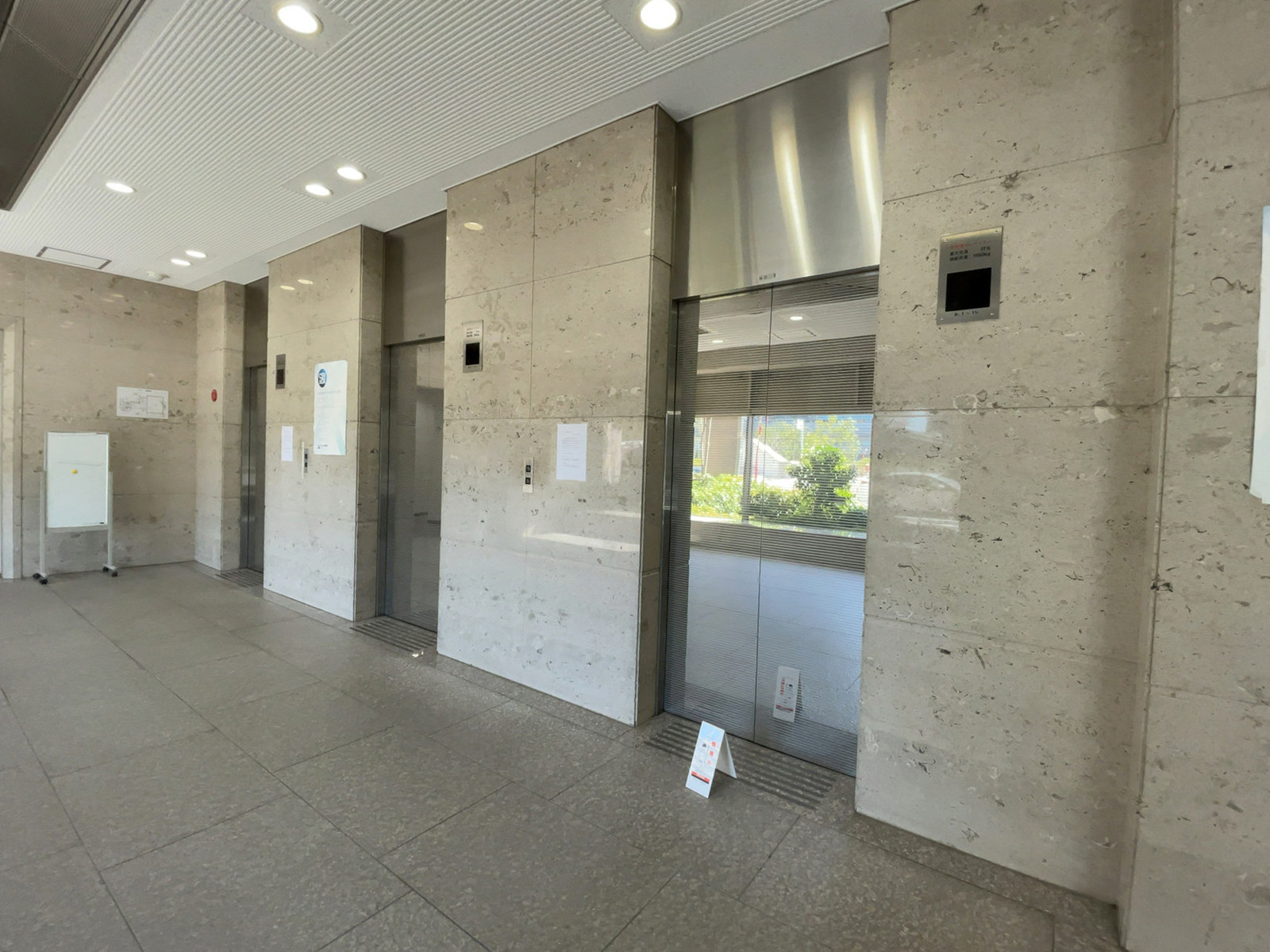 エレベーターホール