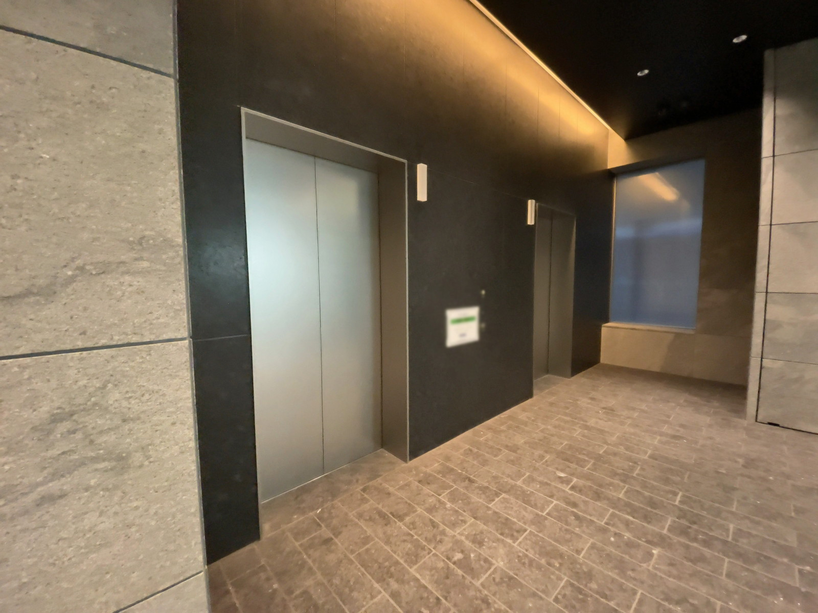 エレベーター(2基)