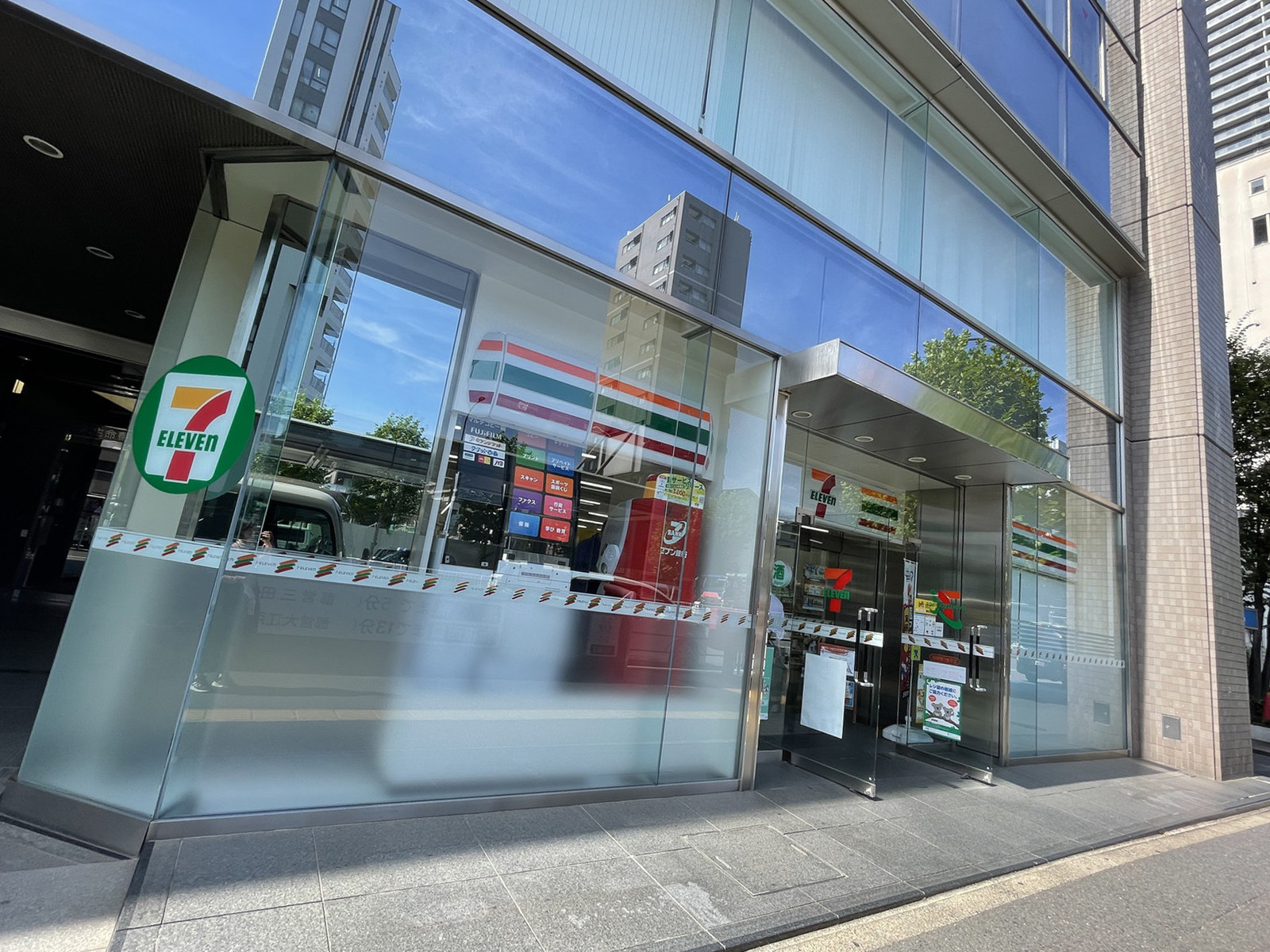 1階のセブンイレブン文京春日駅前店