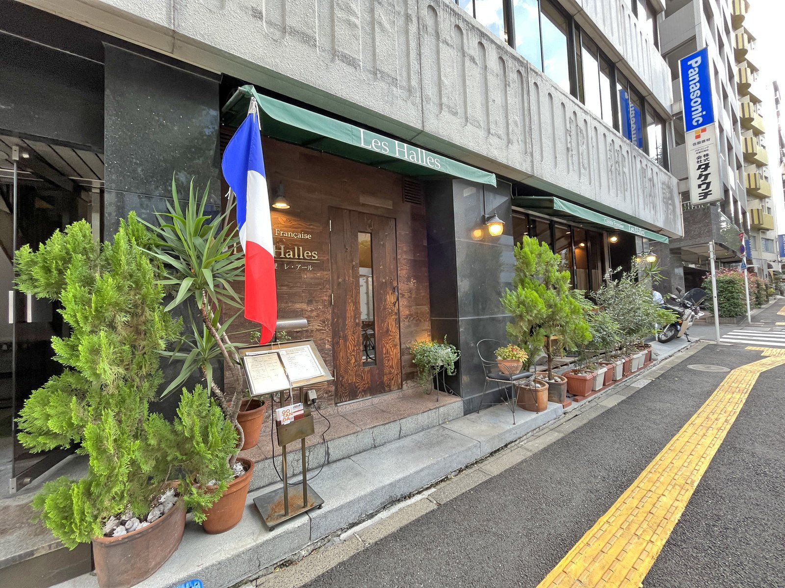 1階の飲食店