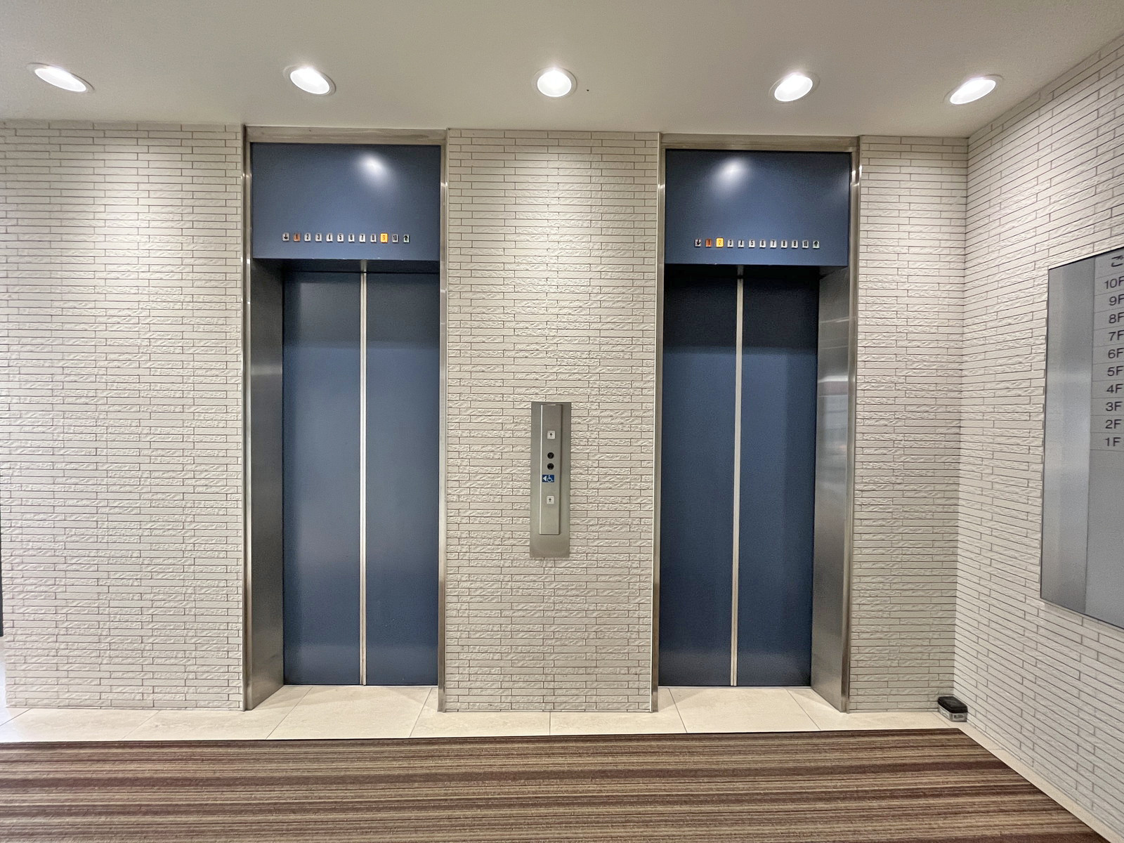 エレベーター(2基)
