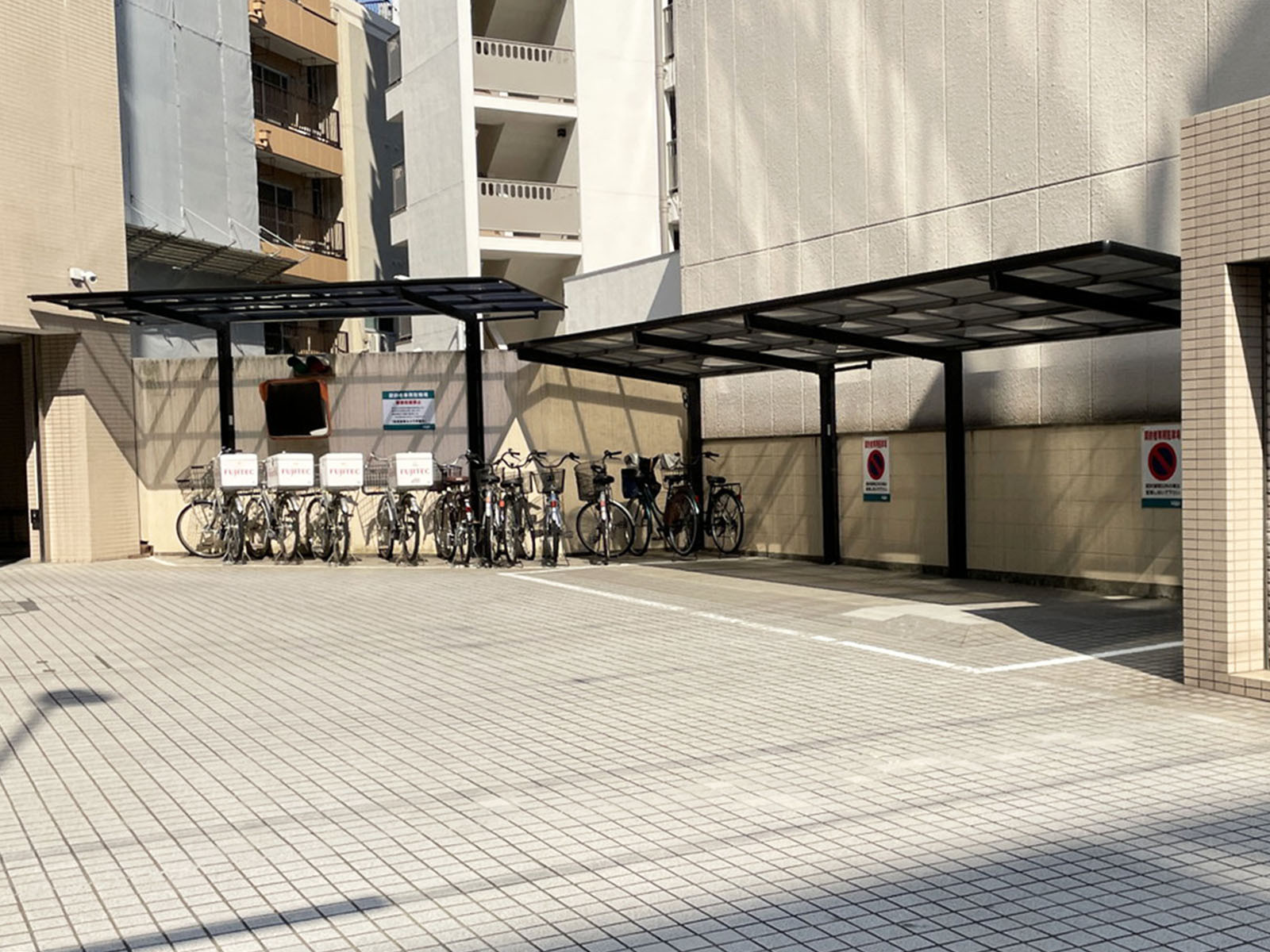 駐輪場