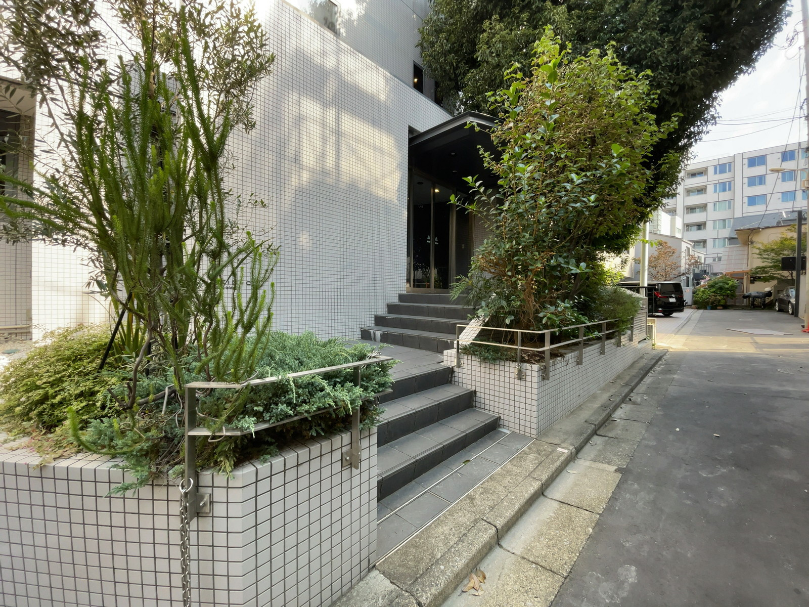 出入り口の階段