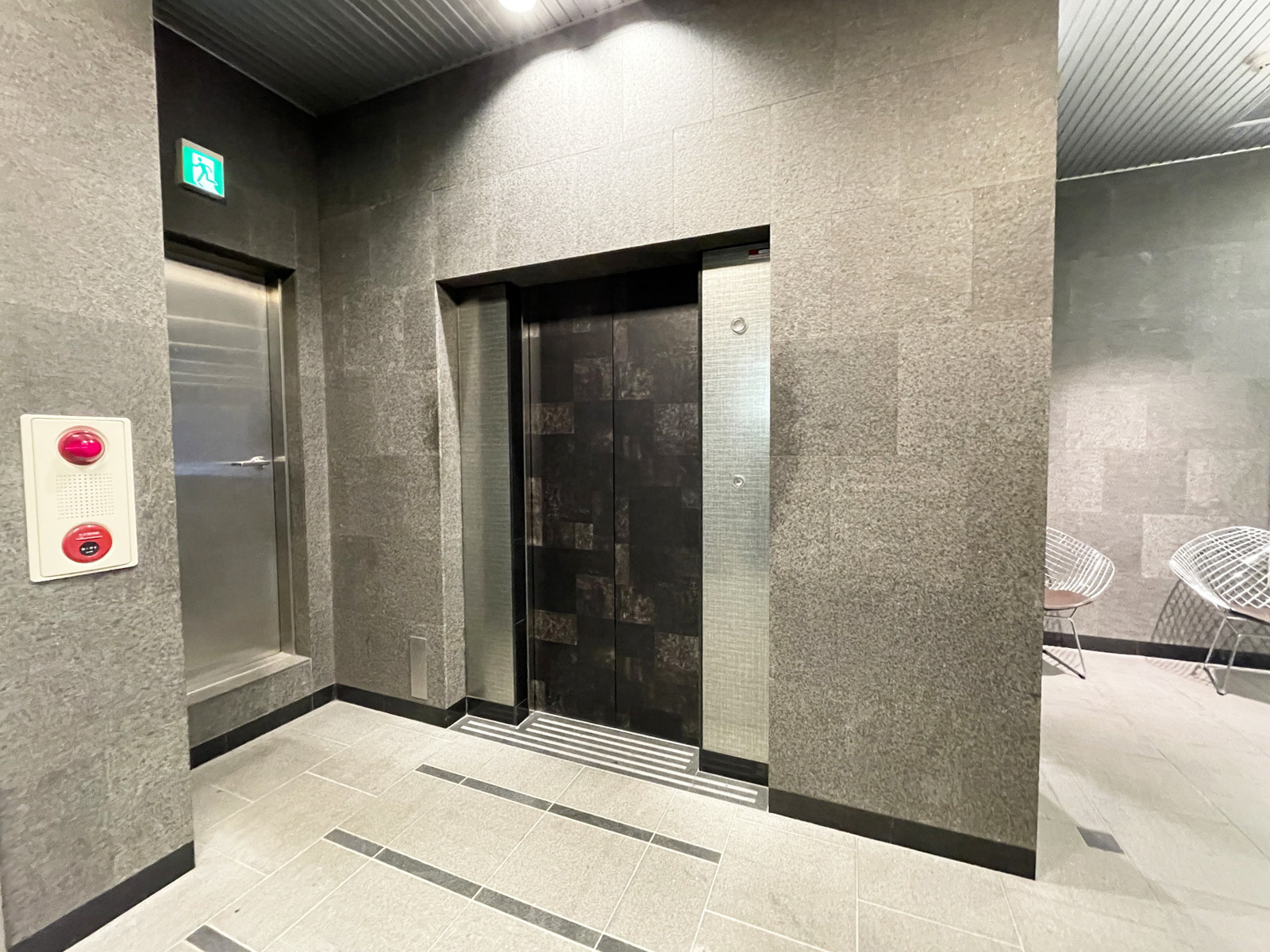 エレベーター(1基)