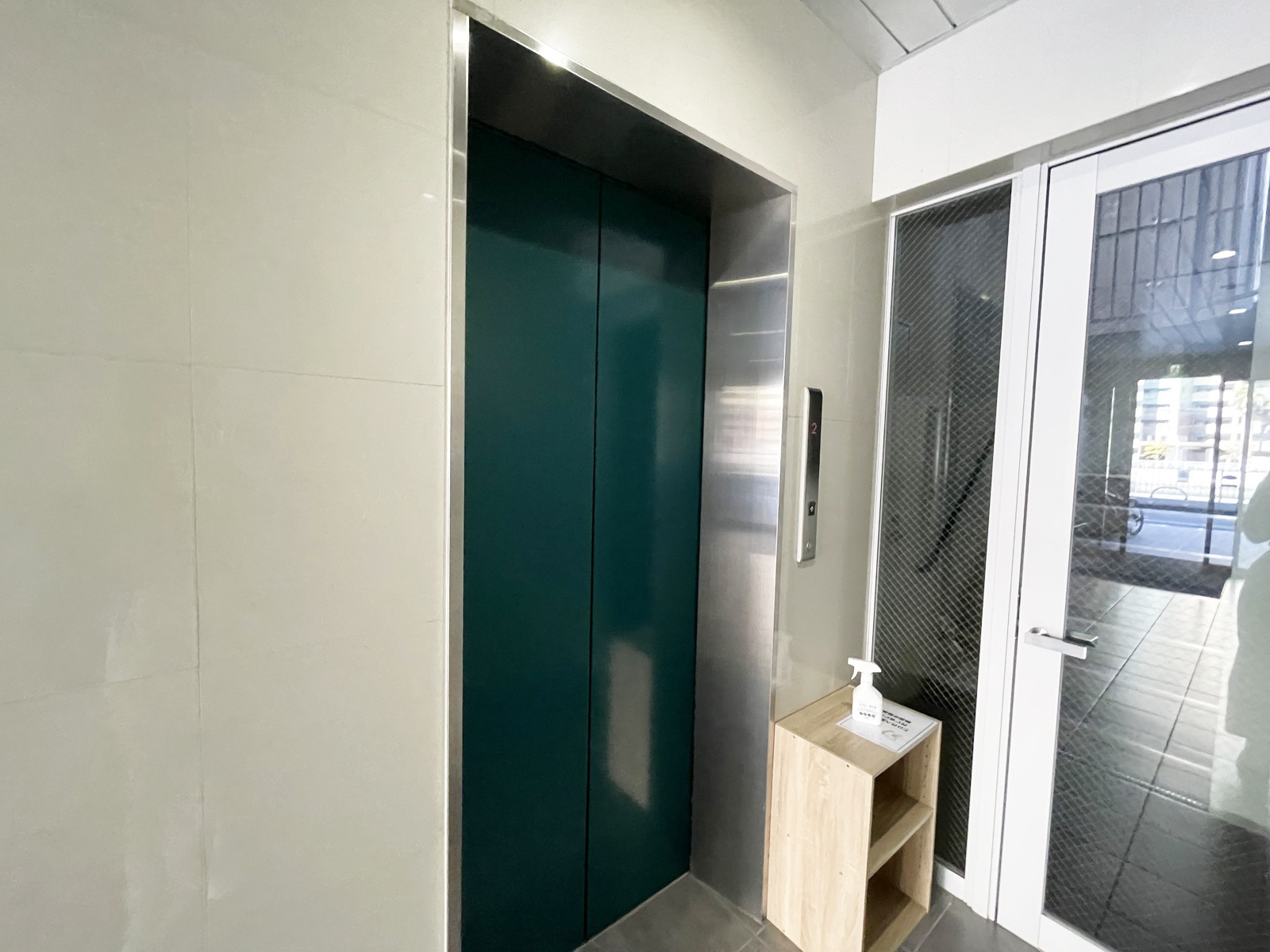 エレベーター(1基)