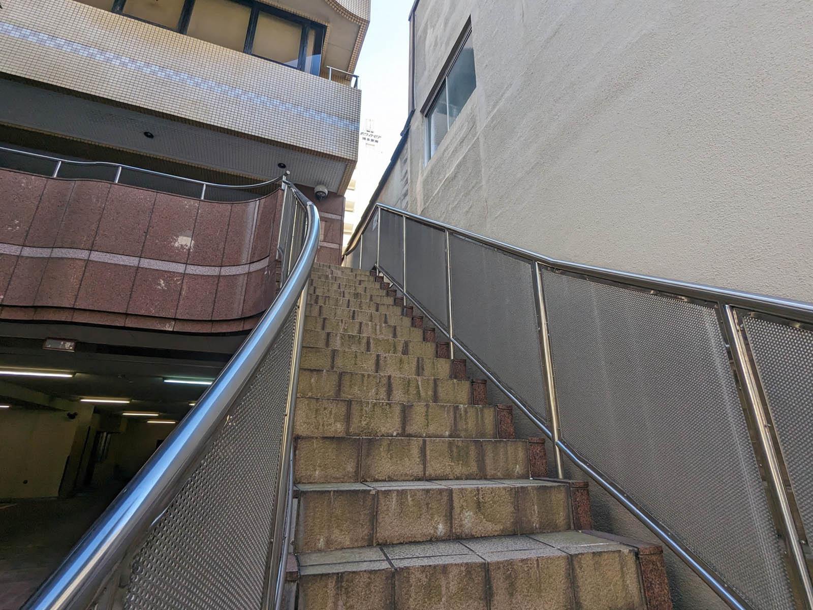 2階への階段