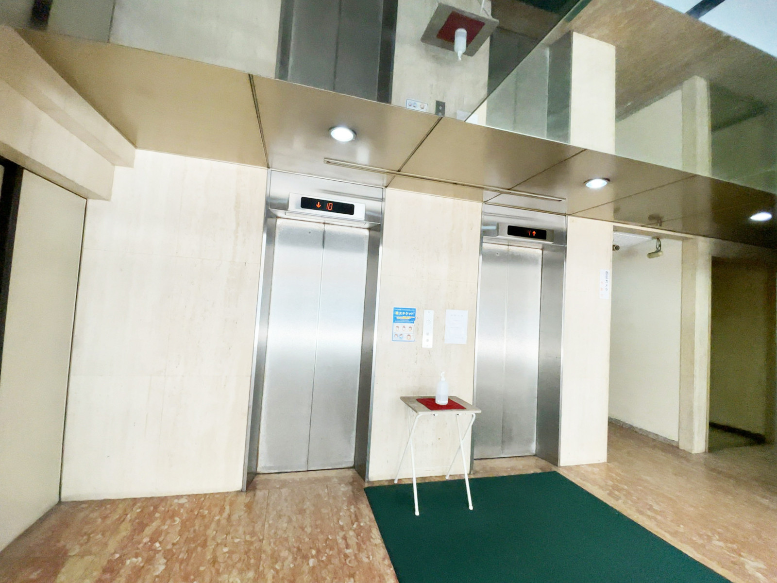 エレベーター(2基)