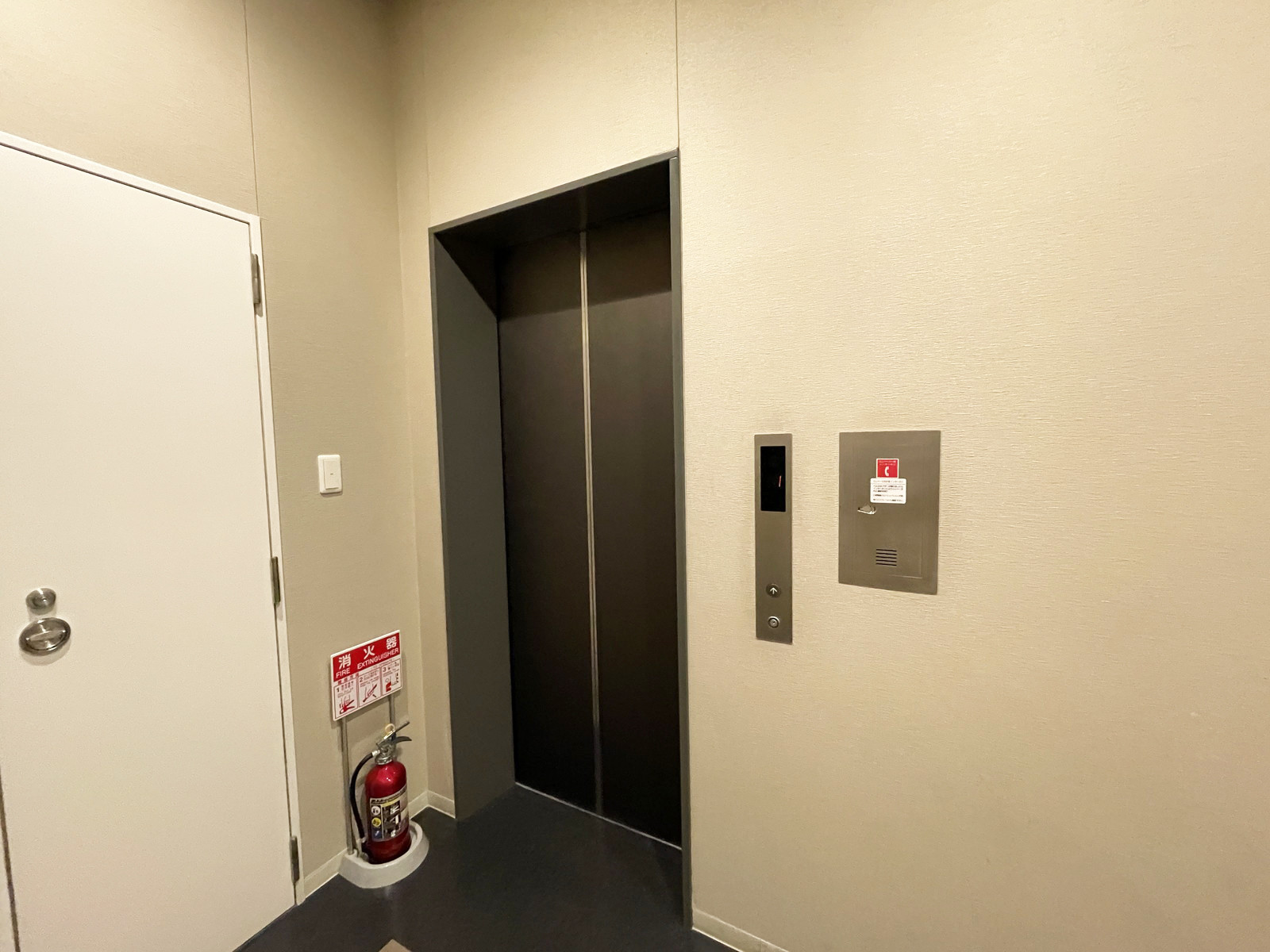 エレベーター(1基)