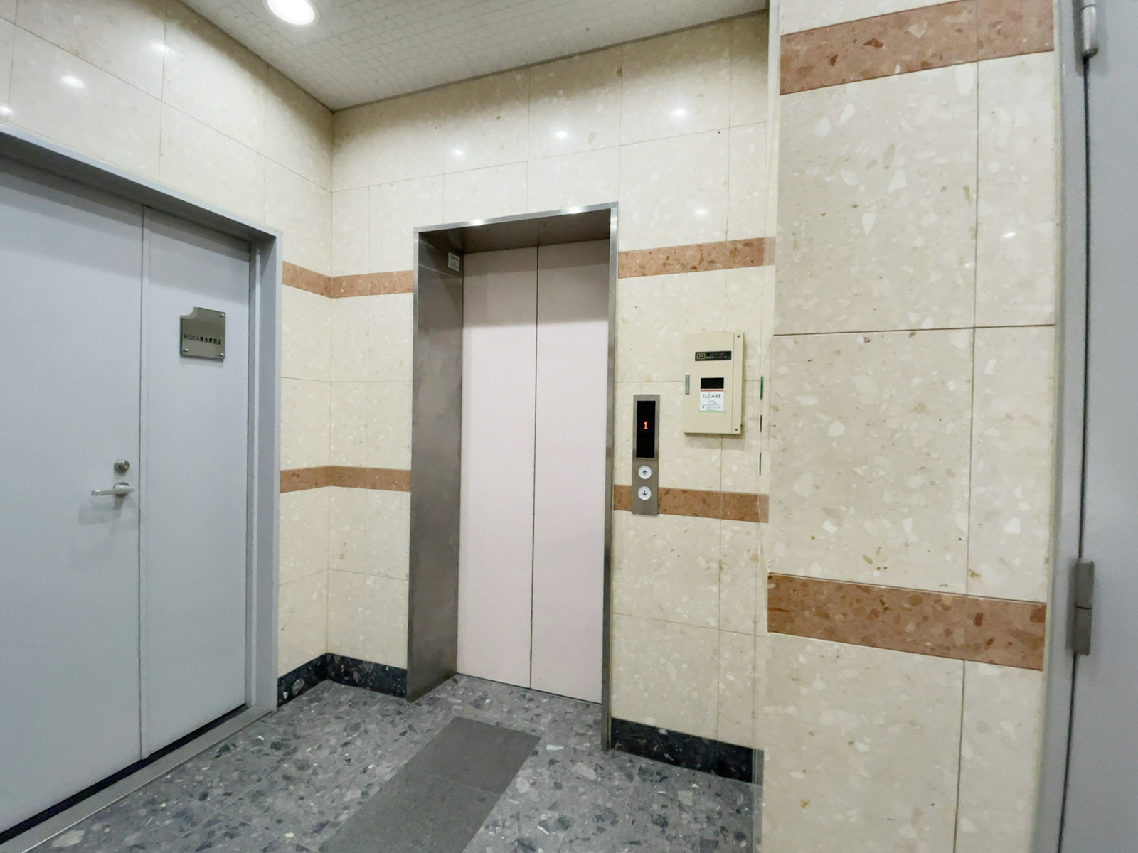エレベーター(1基)