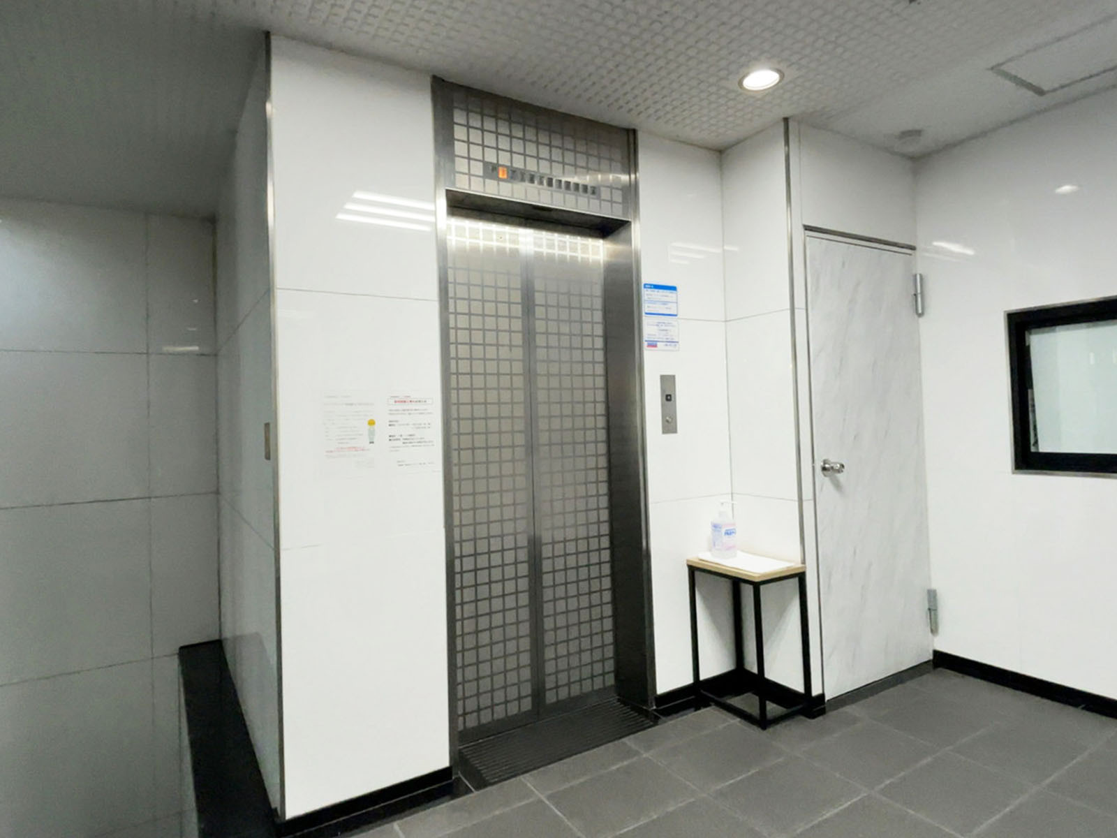エレベーター(1基)