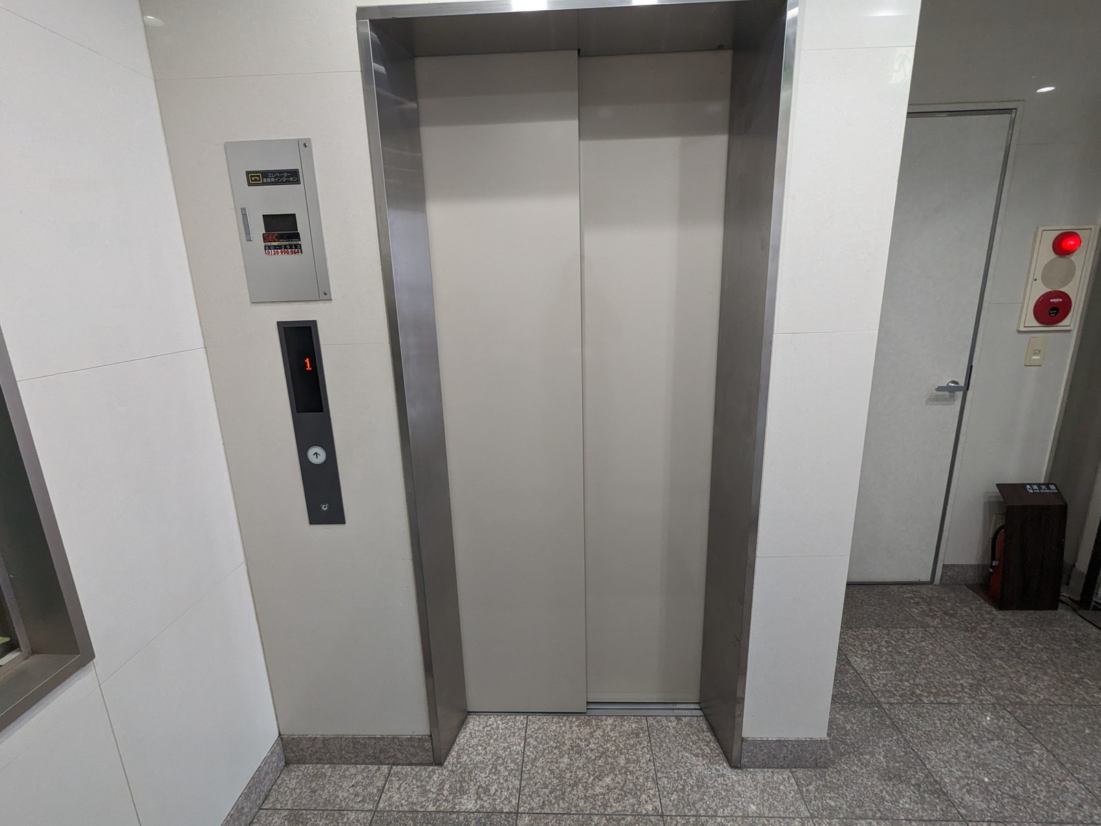 エレベーター(1基)