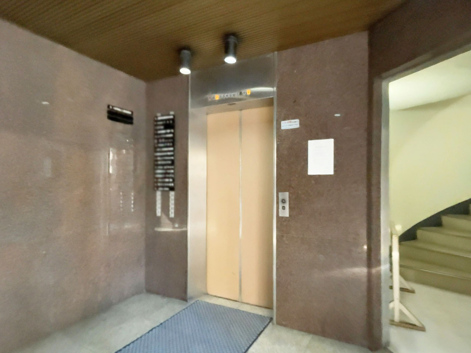 エレベーター(1基)