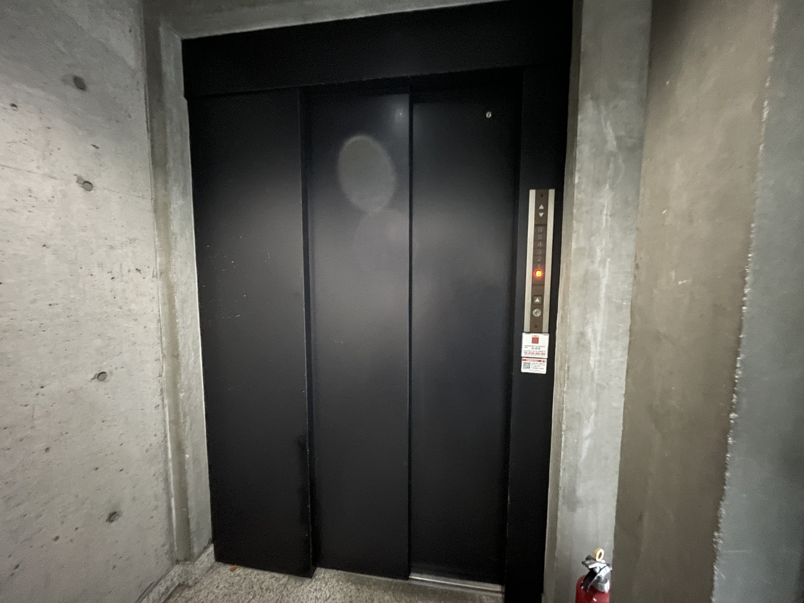 エレベーター(1基)