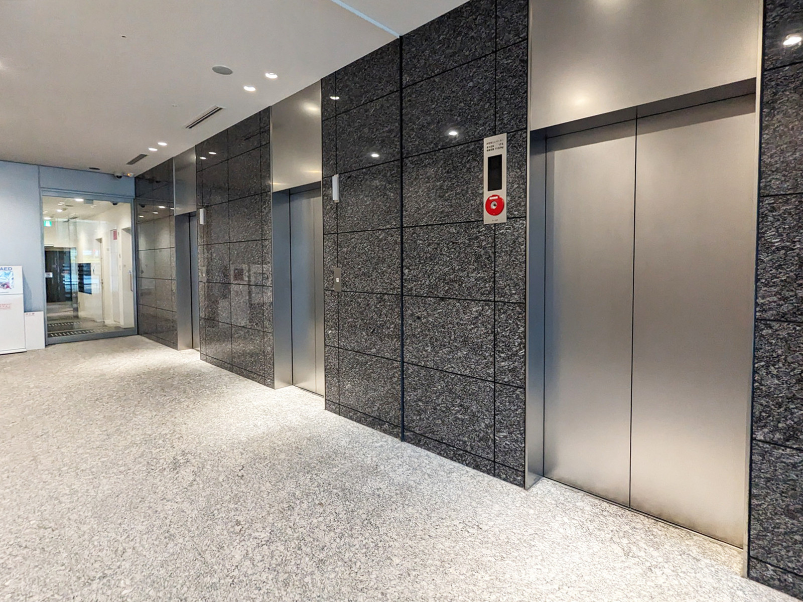エレベーター(2基)