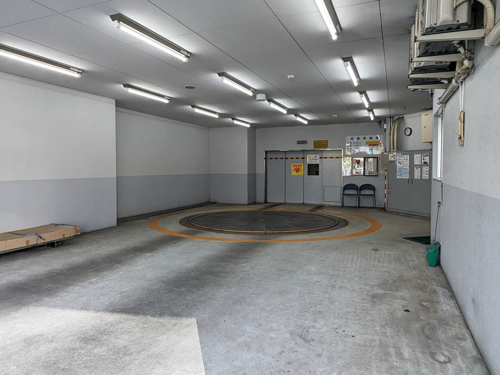 駐車場