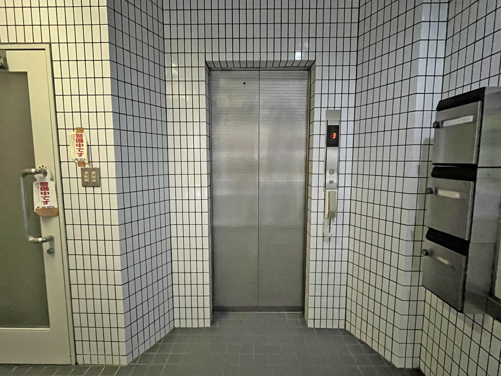 エレベーター(1基)