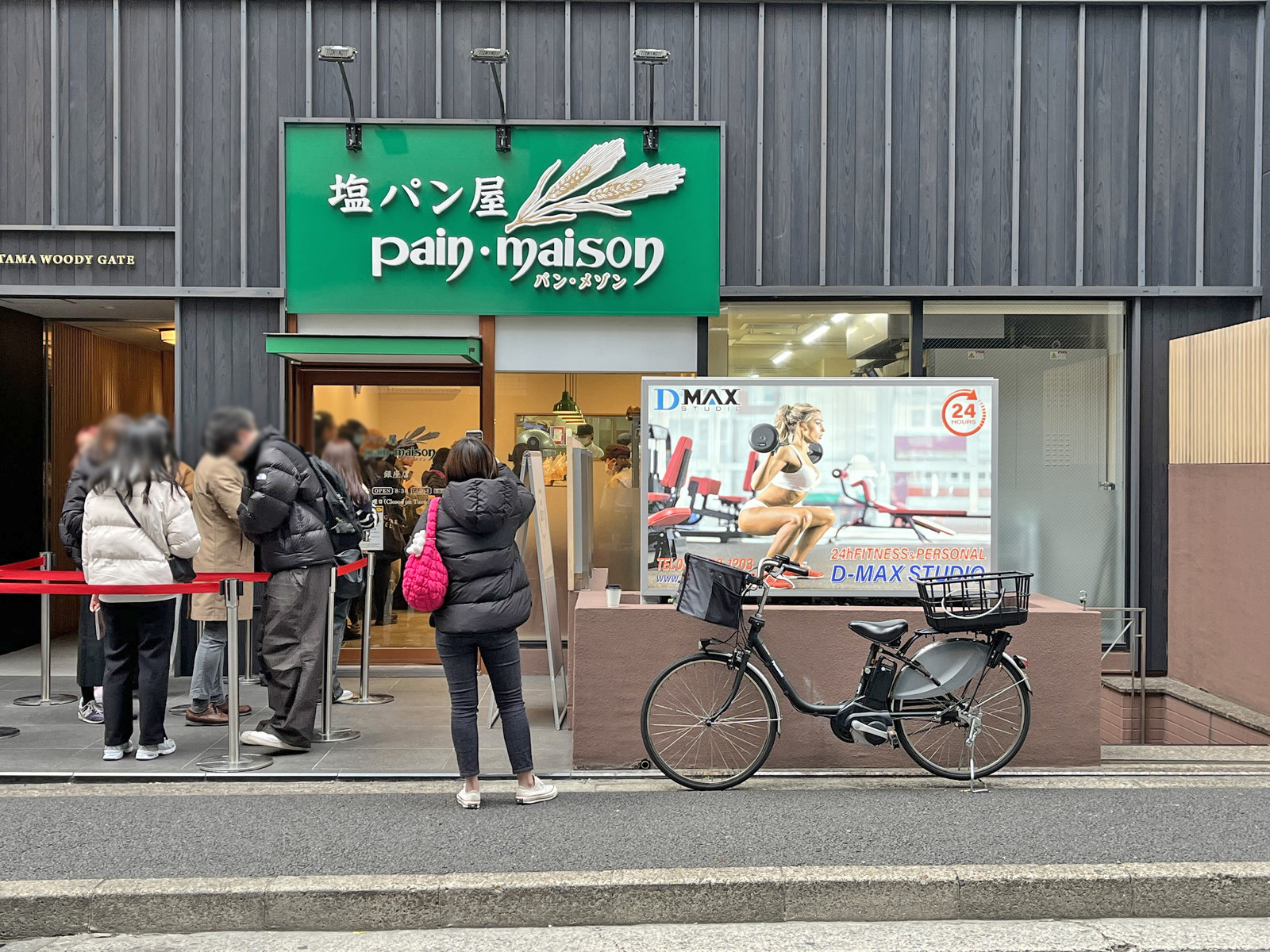 1階テナントの様子
