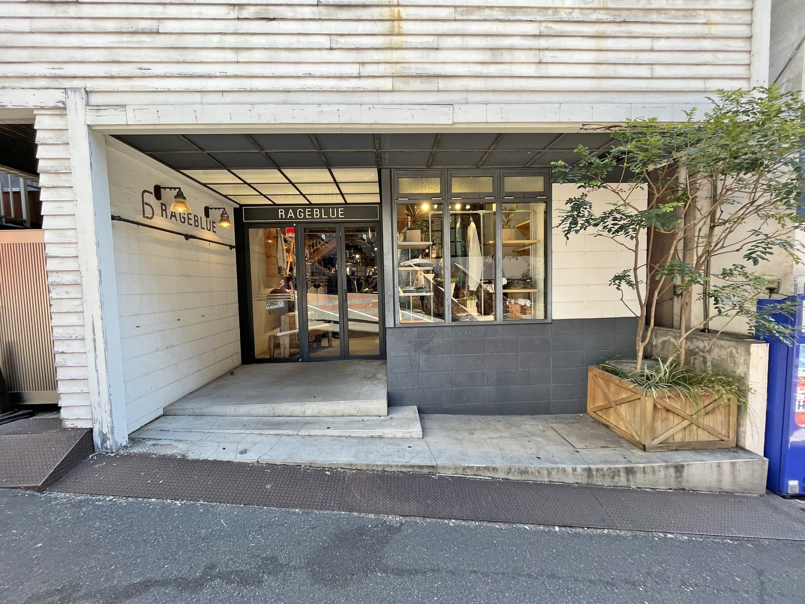 1階テナントの様子