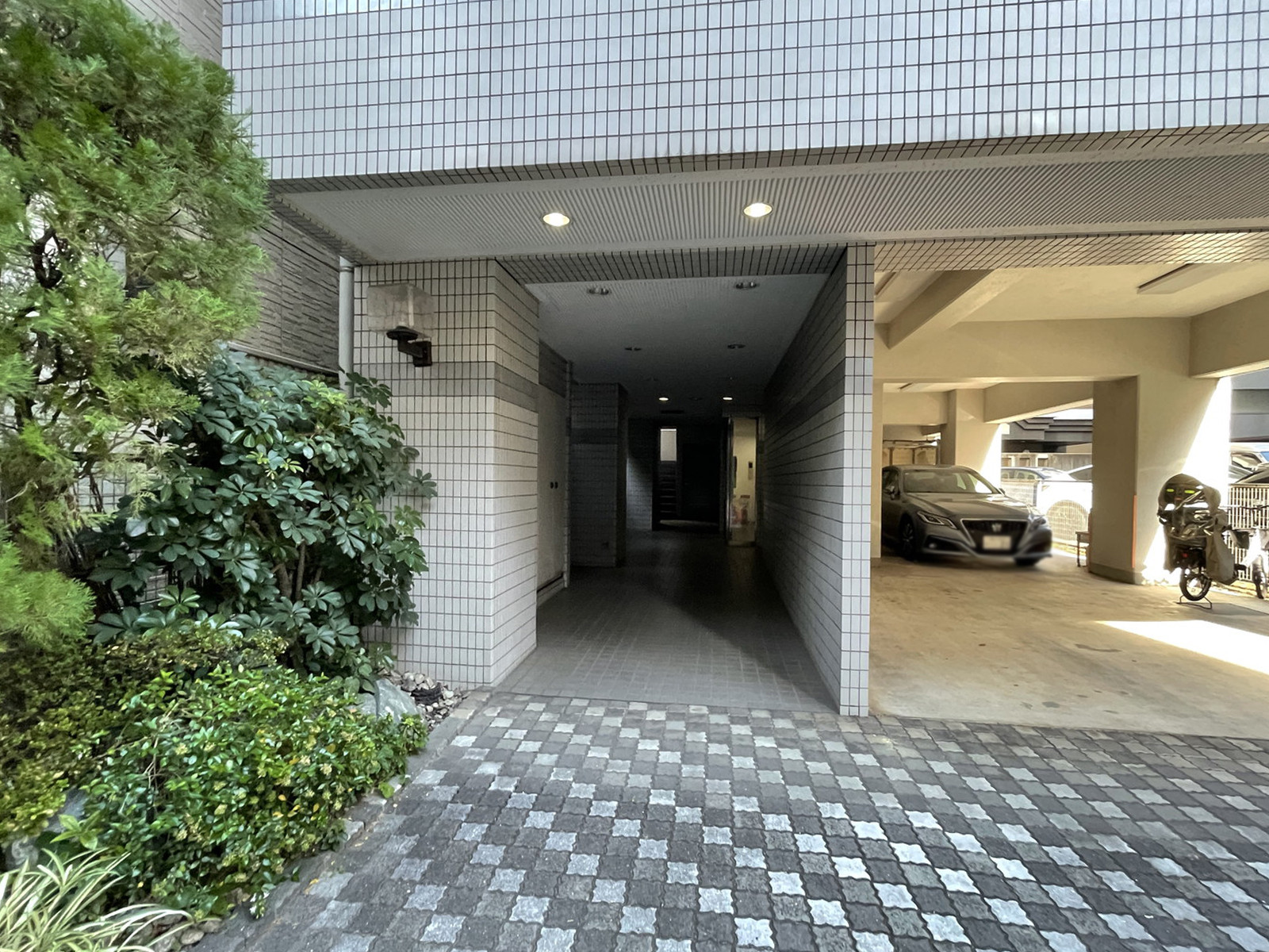 エントランスアプローチ