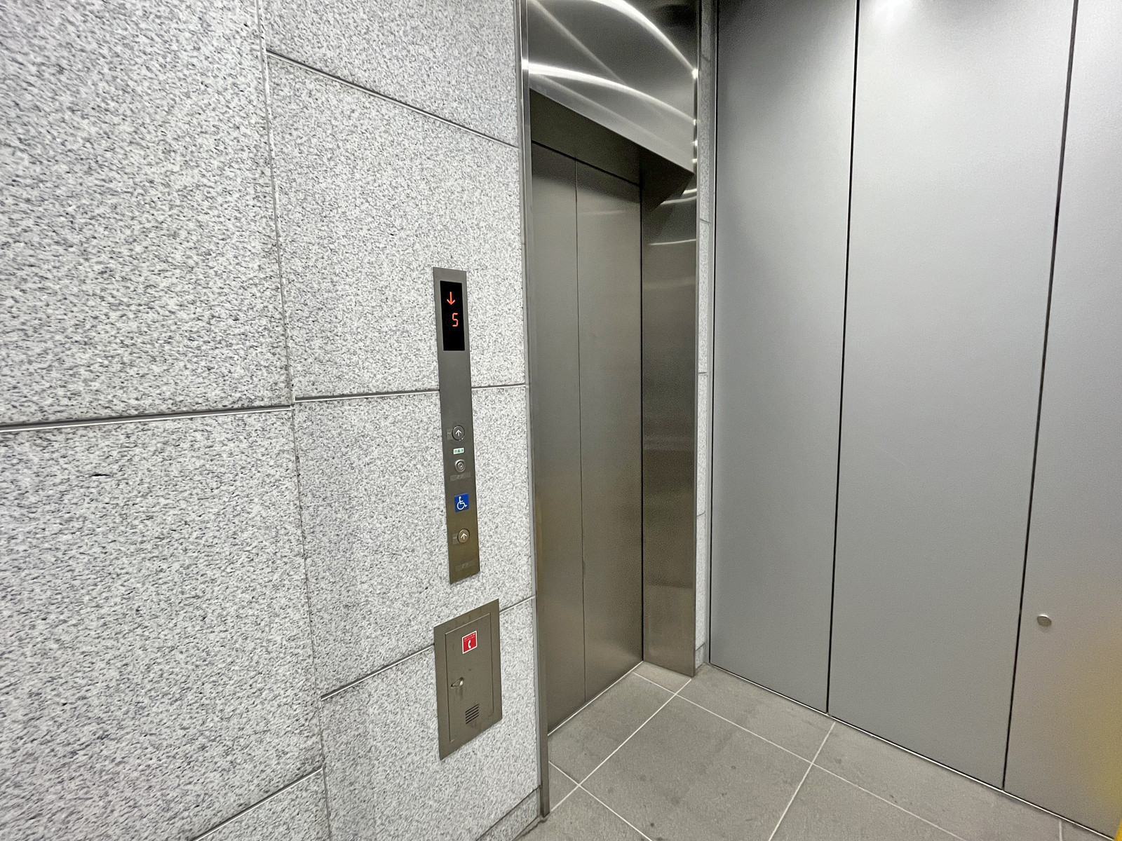 エレベーター