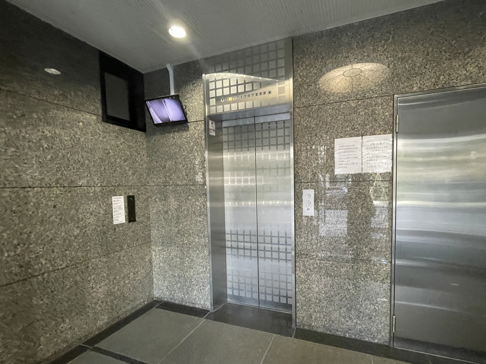 エレベーター(1基)