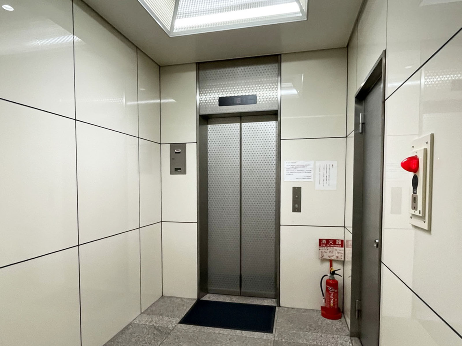 エレベーター(1基)
