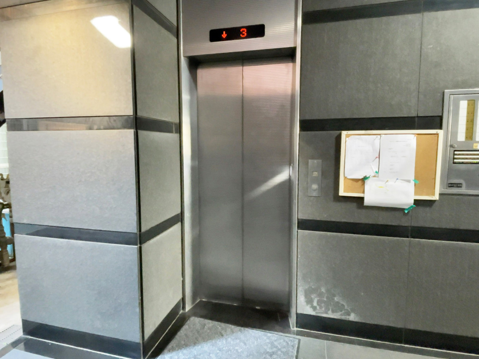 エレベーター（1基）