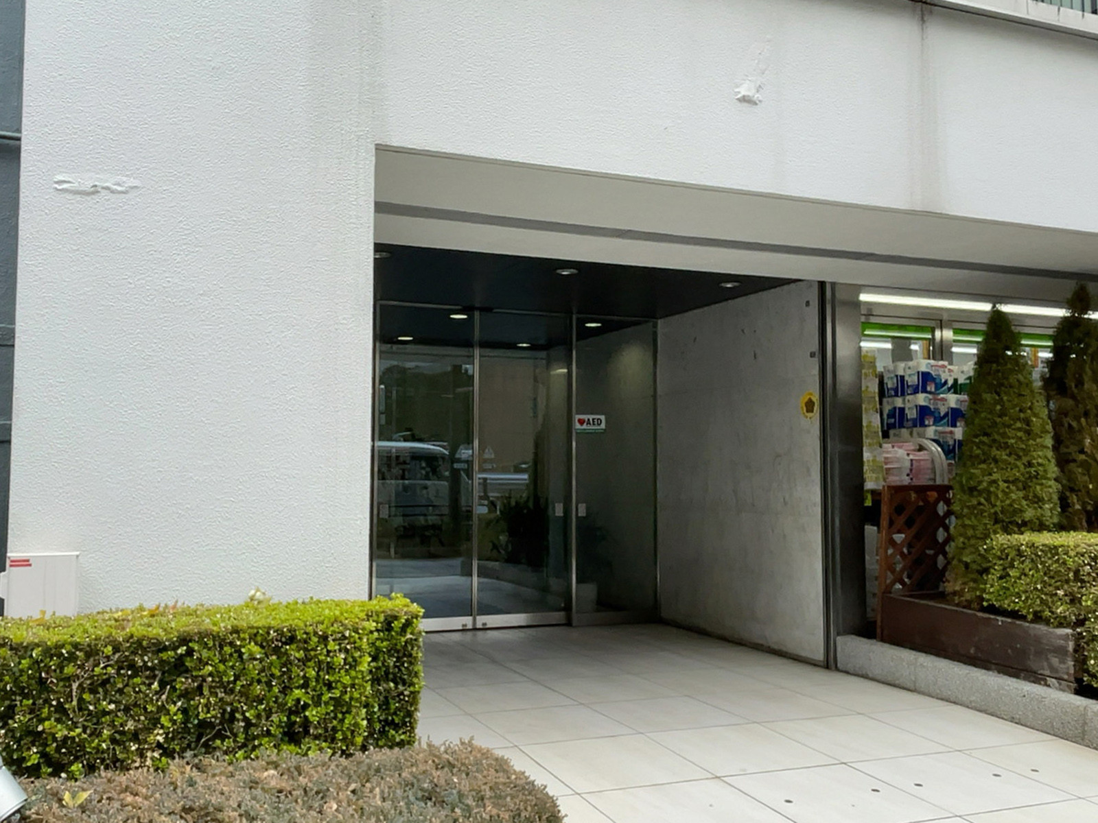 オフィスビル出入口