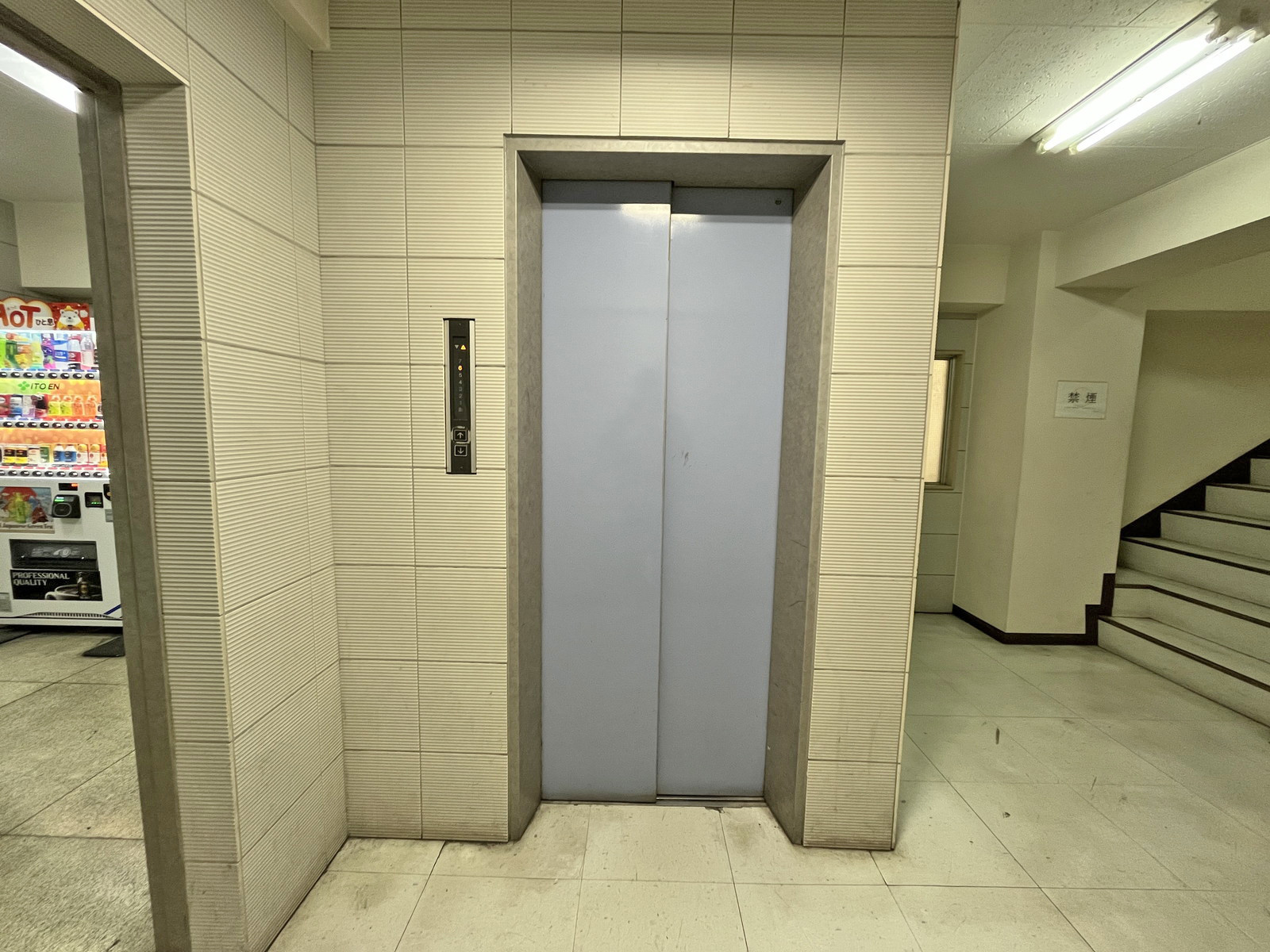エレベーター