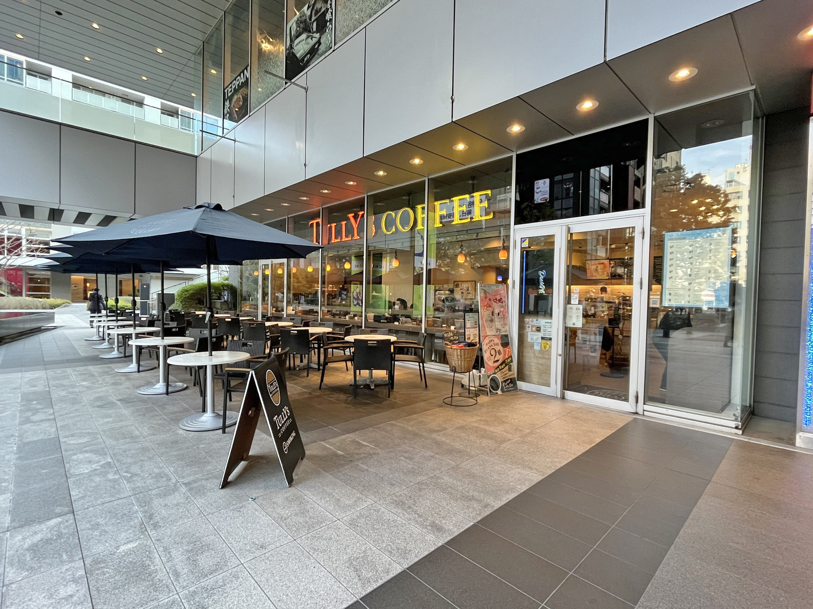 1階のタリーズコーヒー秋葉原UDX店