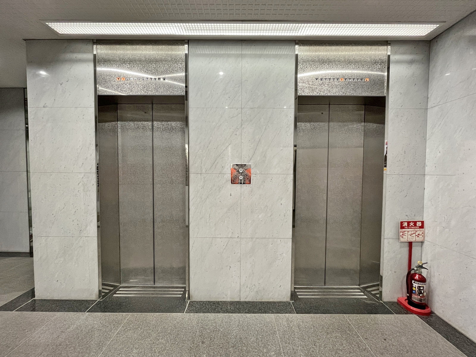 エレベーター2基（新館）