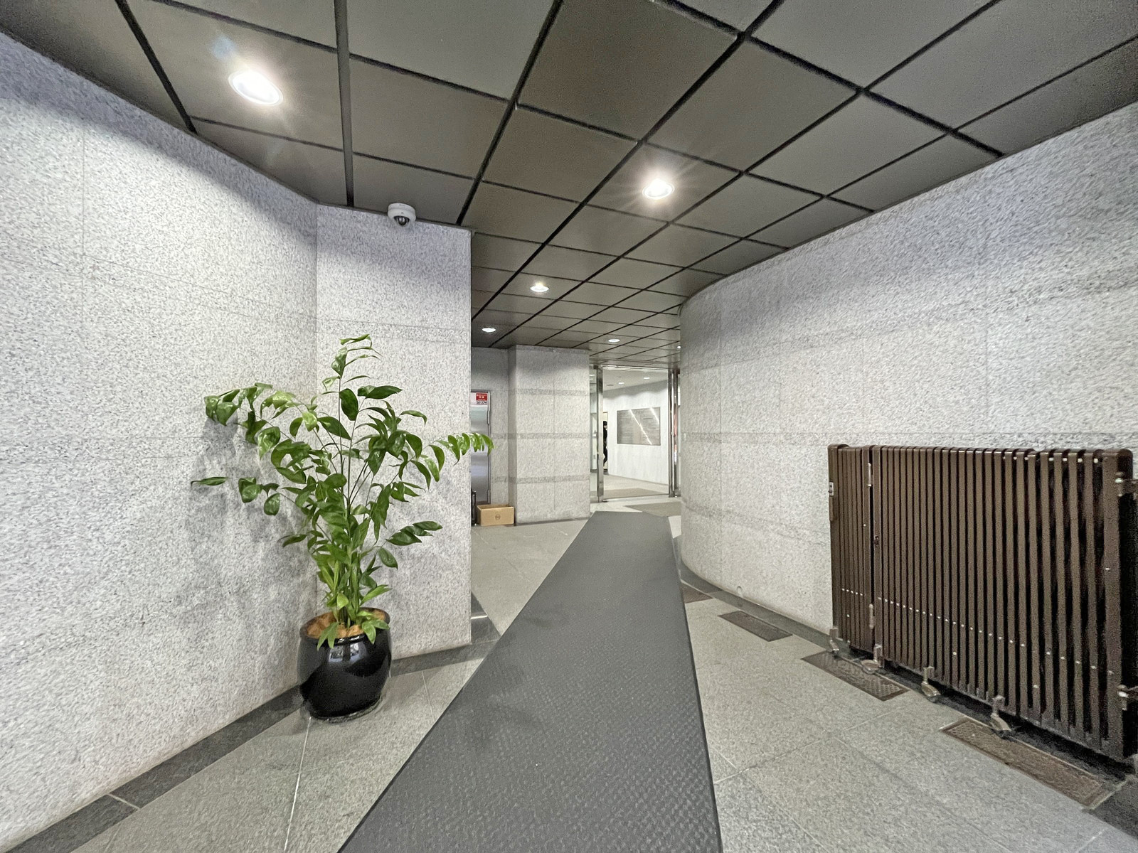 エントランス（本館）