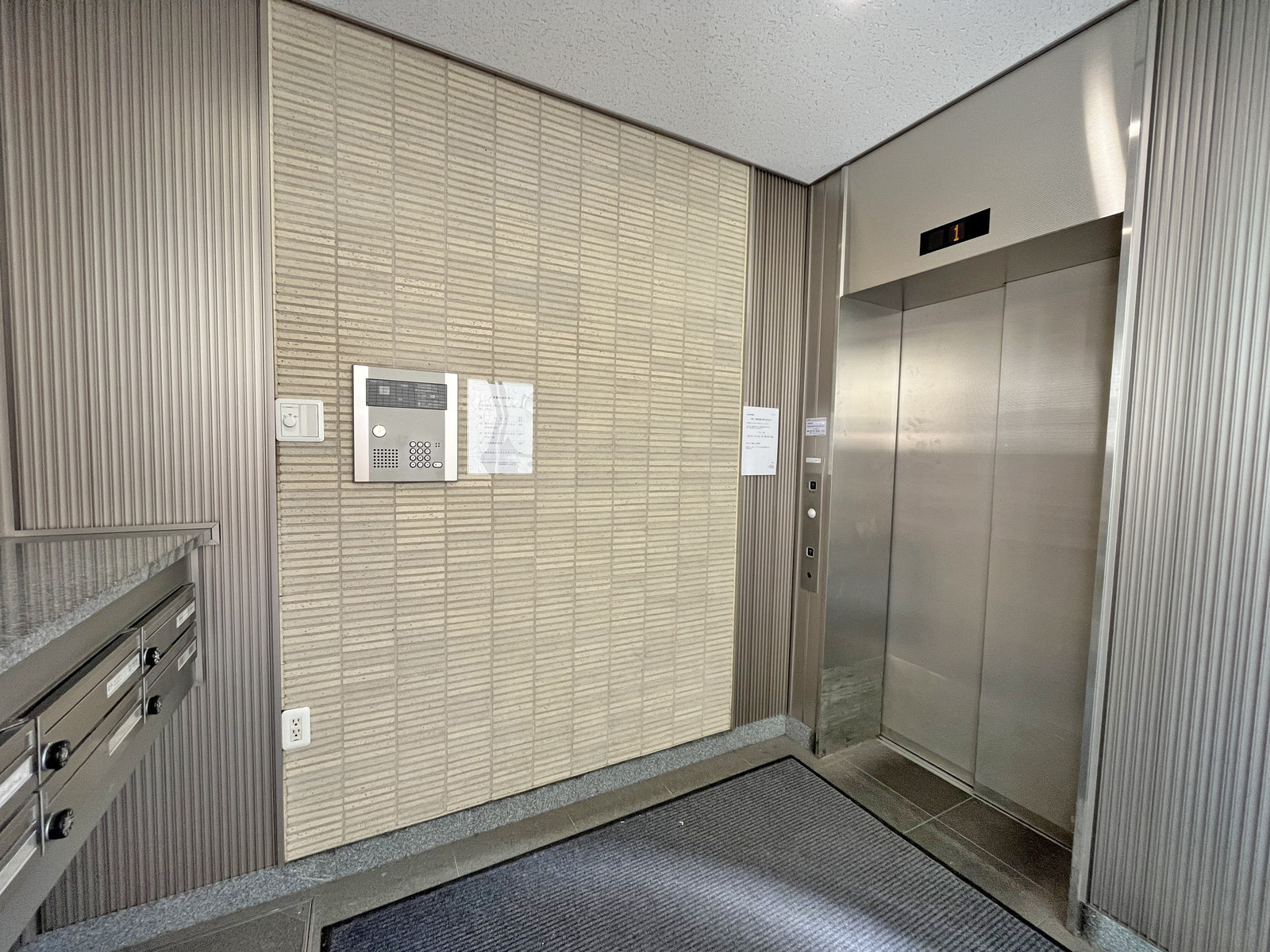 エントランス