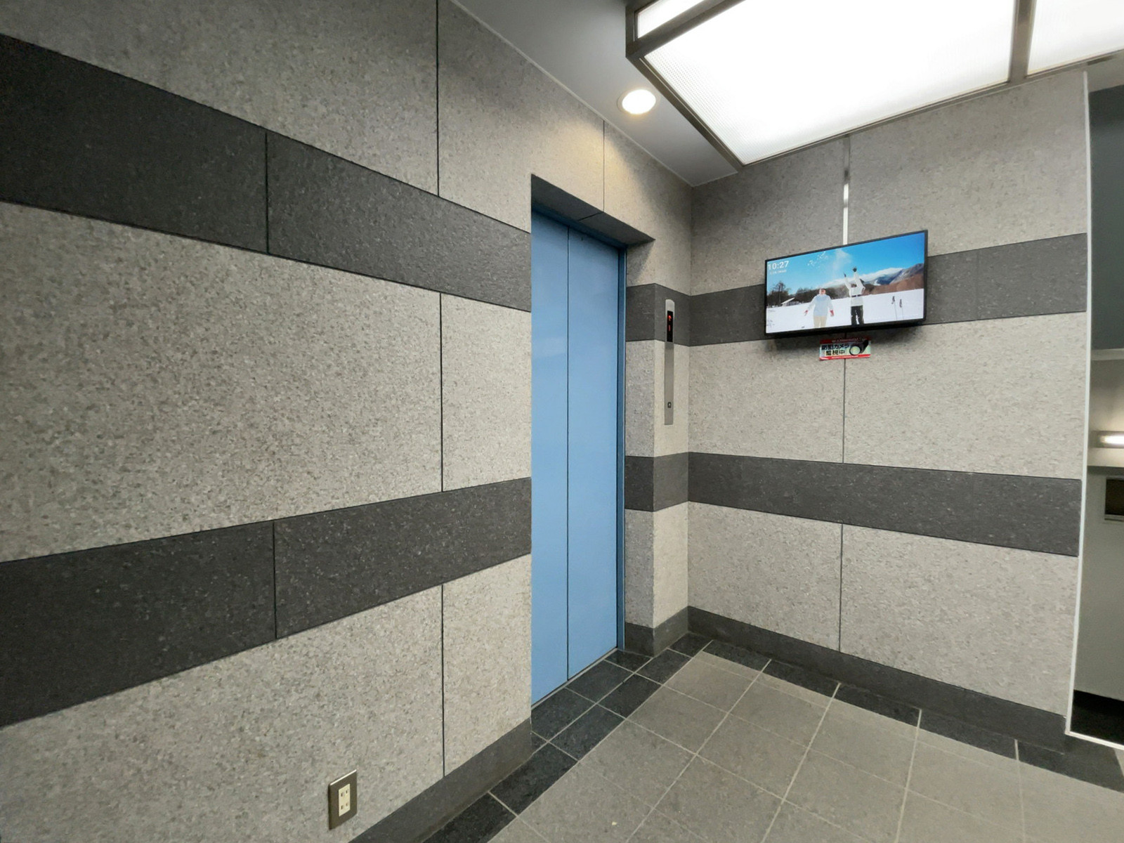 エレベーター(1基)