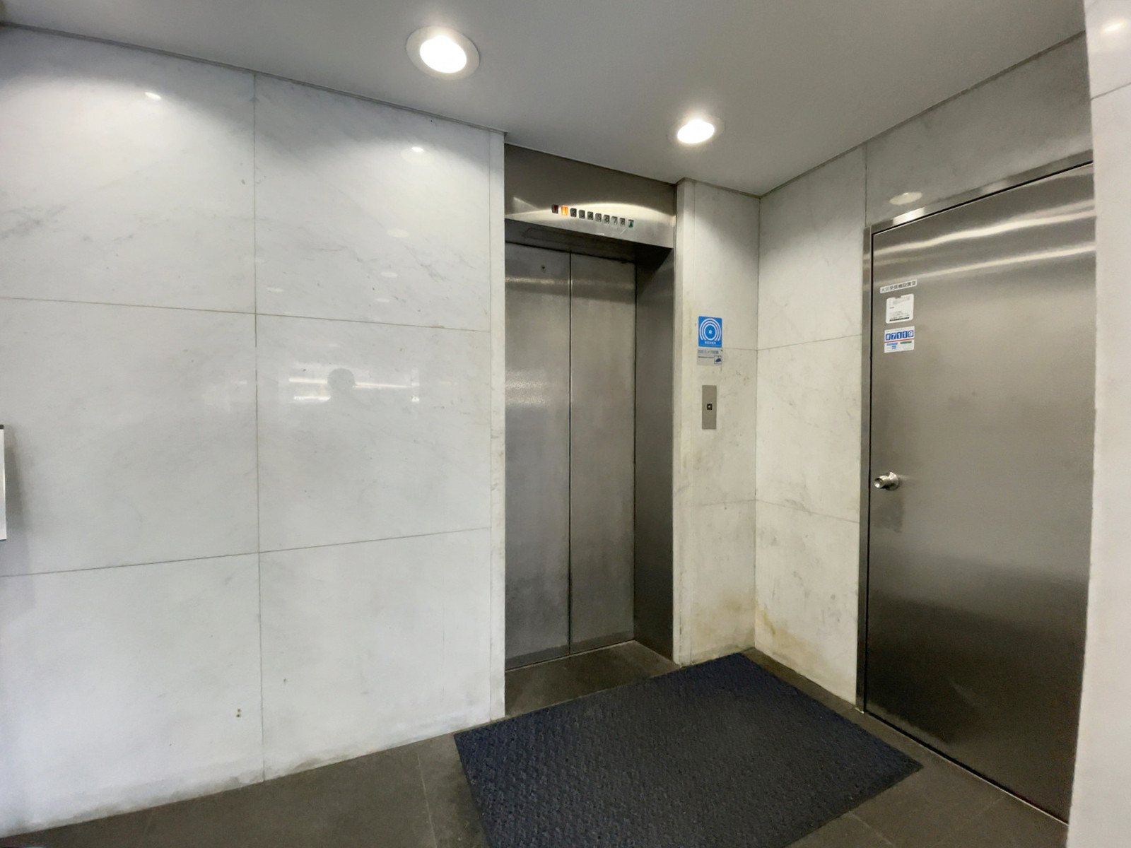 エレベーター(1基)