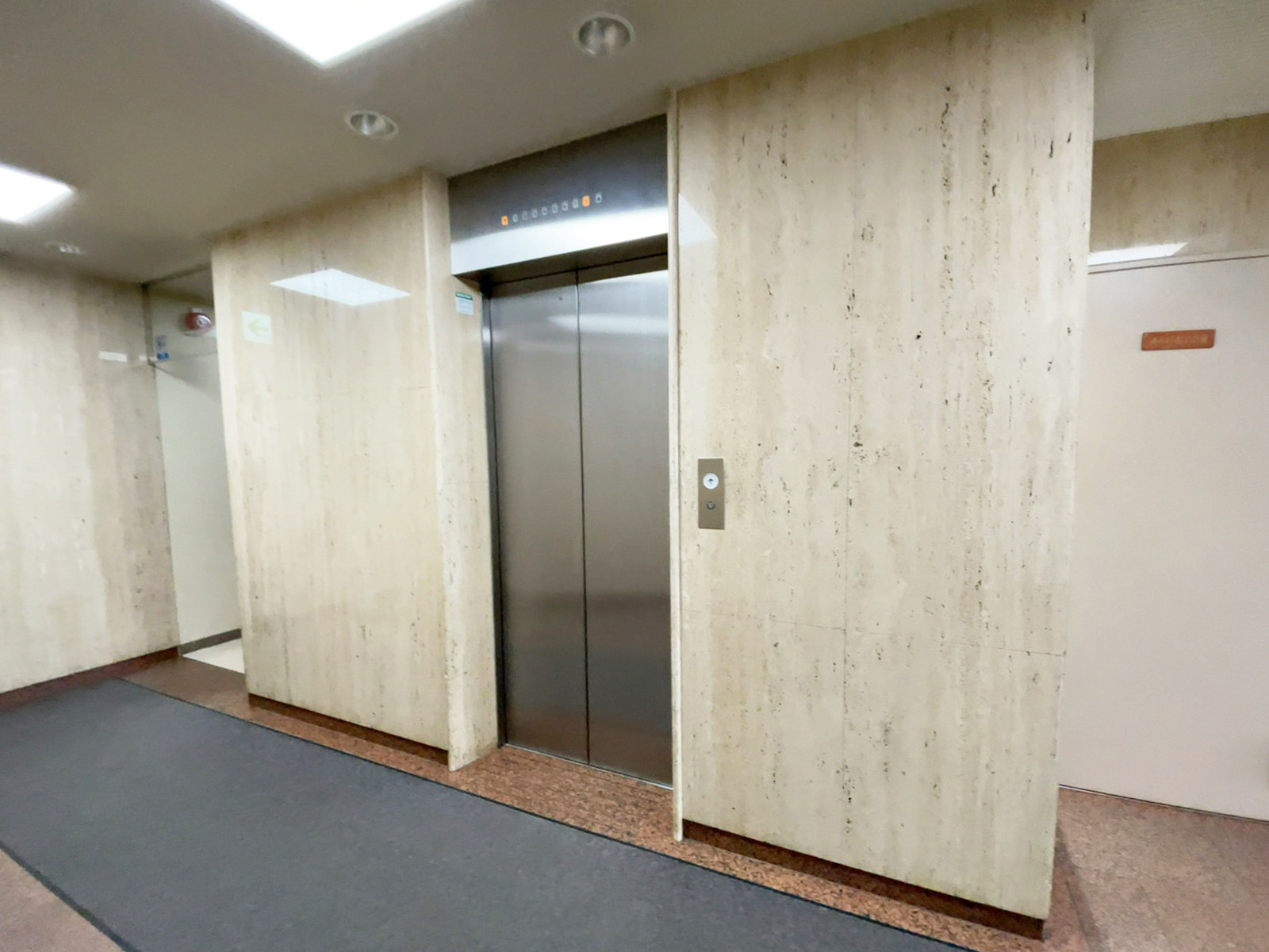 エレベーター