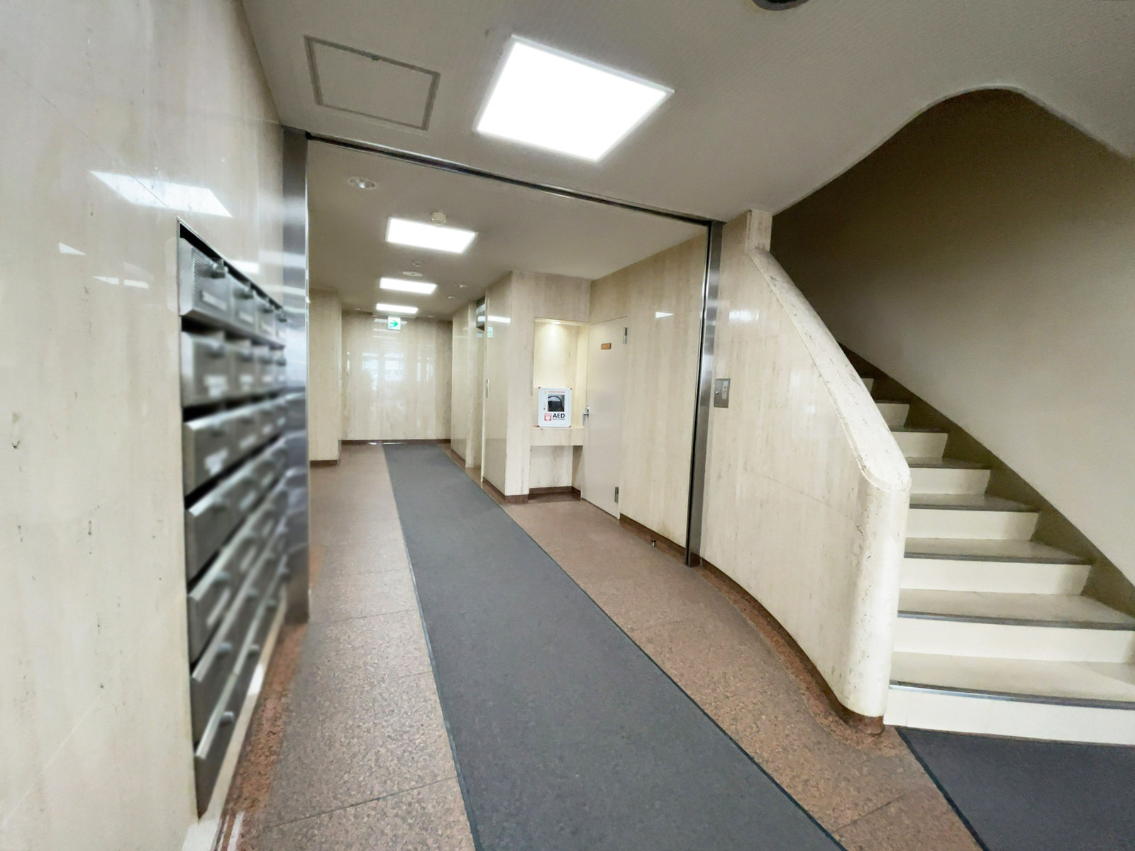 エントランス